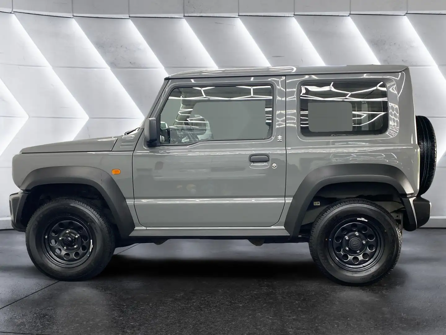 Suzuki Jimny 1,5L **Grau mit Fenster** Gris - 2
