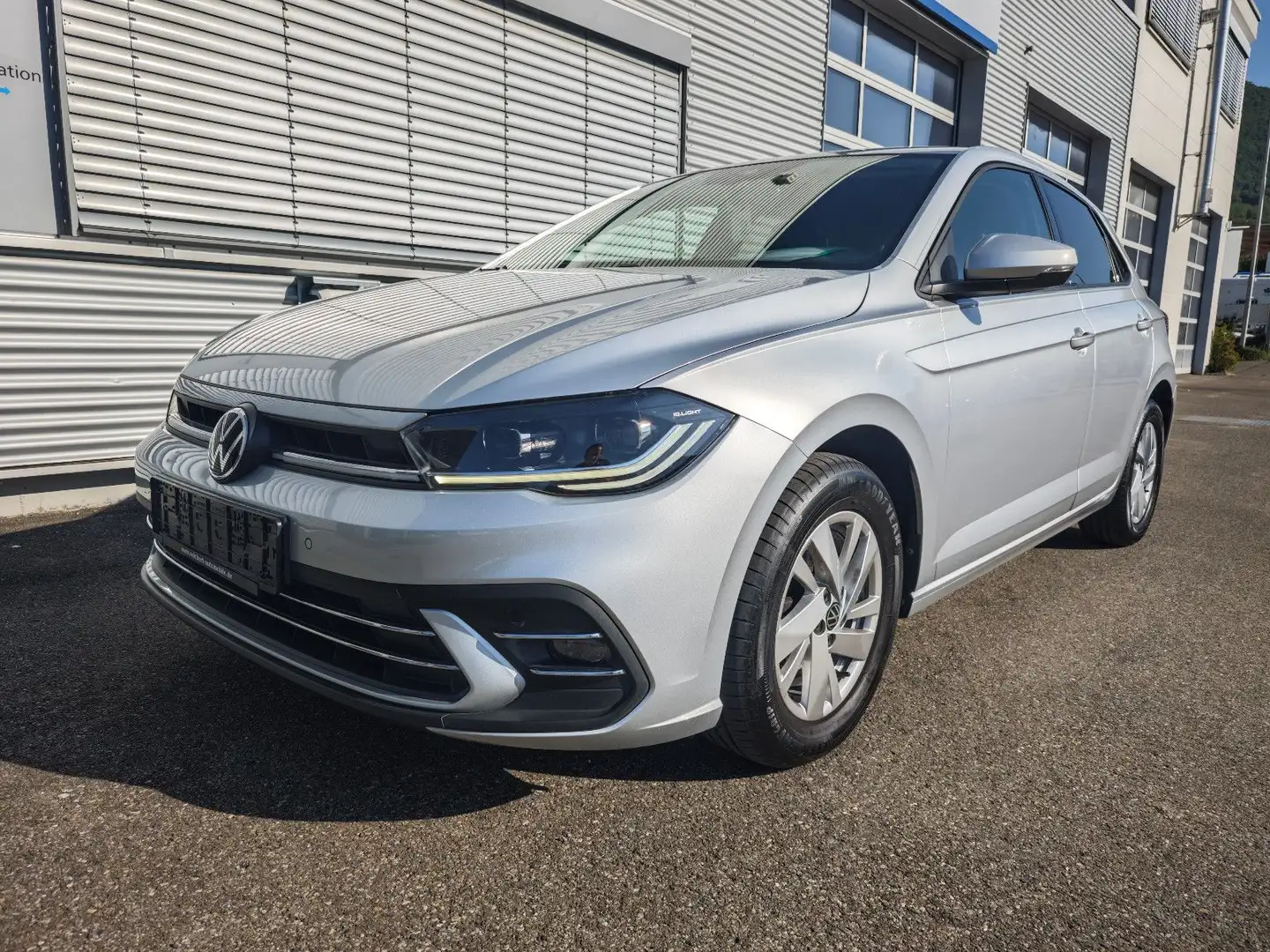 Volkswagen Polo Style 95PS# NAVI #STANDHEIZUNG #AHK Silber - 2