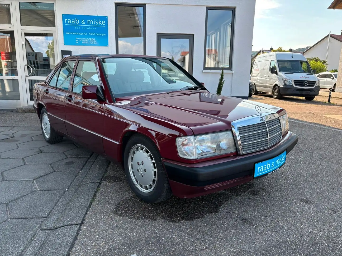 Mercedes-Benz 190 E *H-Kennzeichen* Rouge - 2