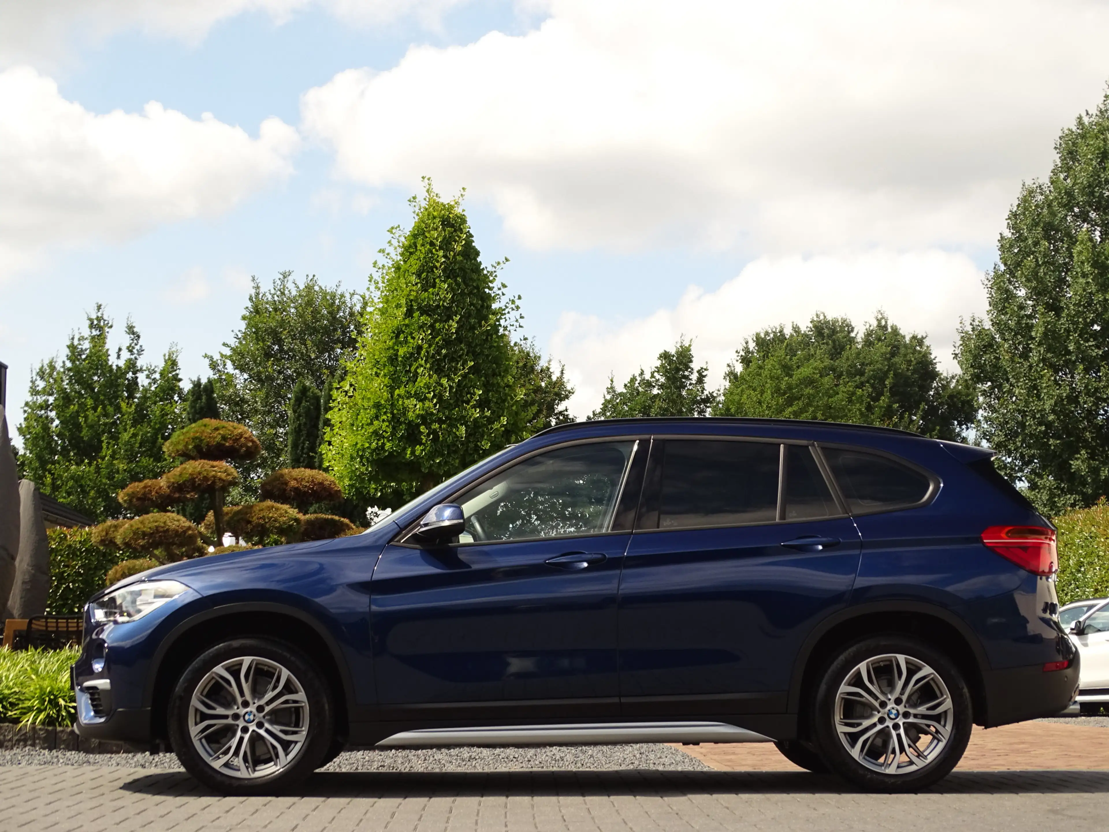 BMW X1 xDrive20i Executive | 1eEig | NAV | Stoelverw. | X — photo 7