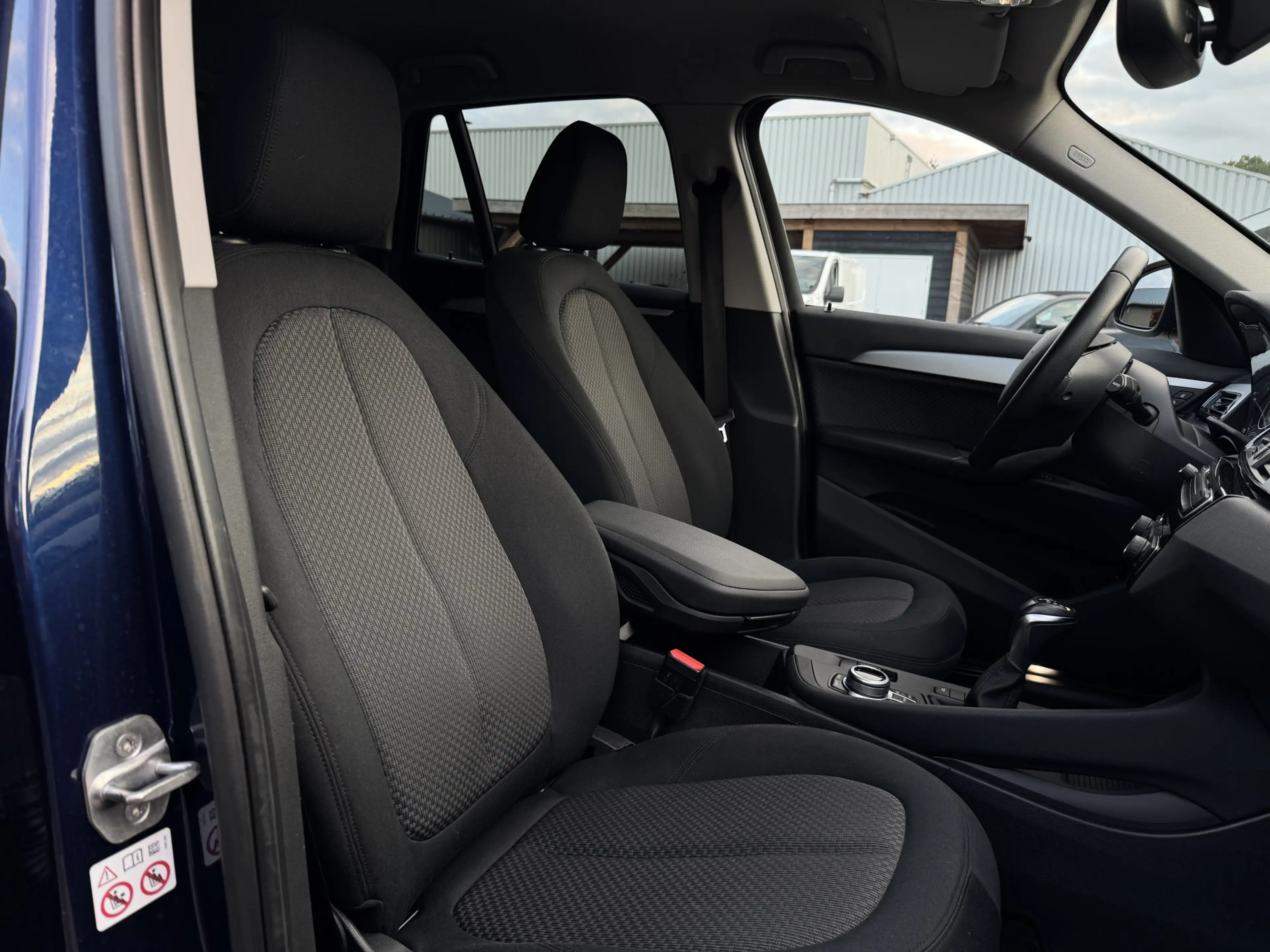 BMW X1 xDrive20i Executive | 1eEig | NAV | Stoelverw. | X — photo 36