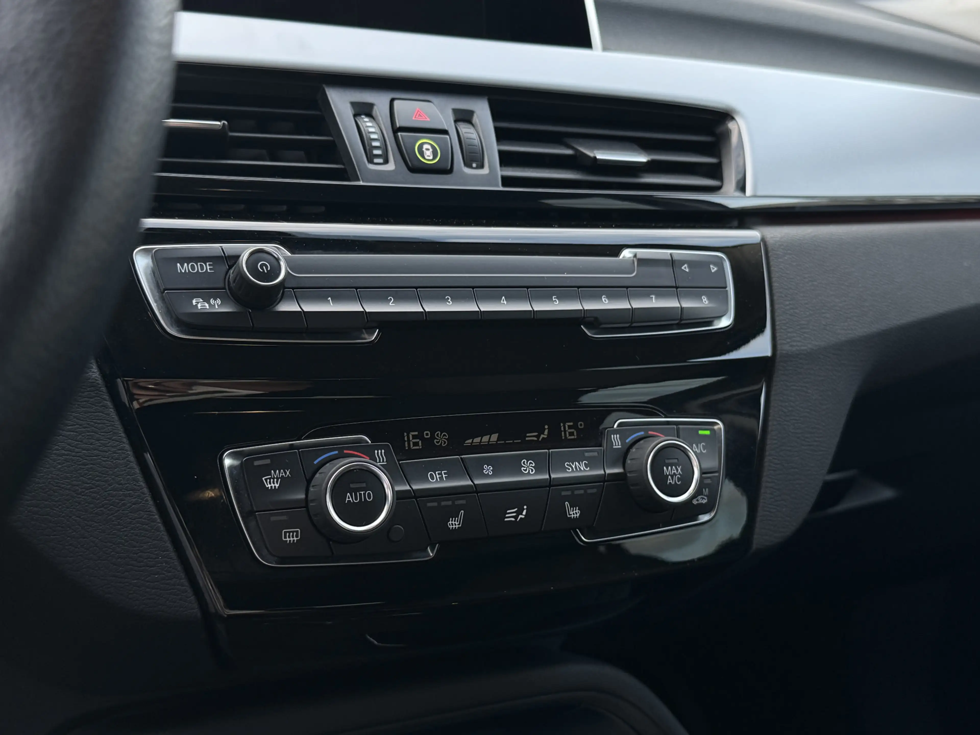 BMW X1 xDrive20i Executive | 1eEig | NAV | Stoelverw. | X — photo 41