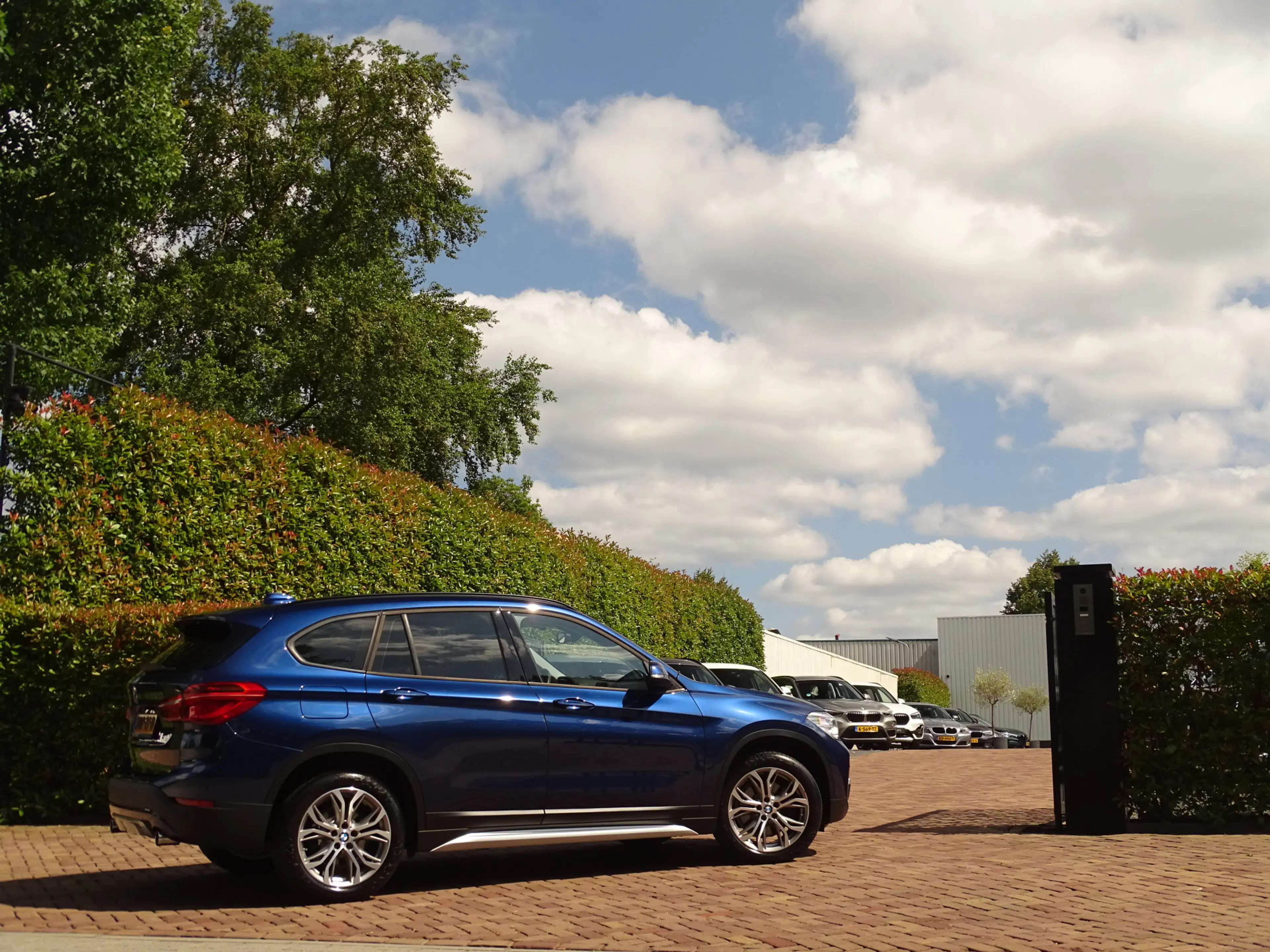 BMW X1 xDrive20i Executive | 1eEig | NAV | Stoelverw. | X — photo 29