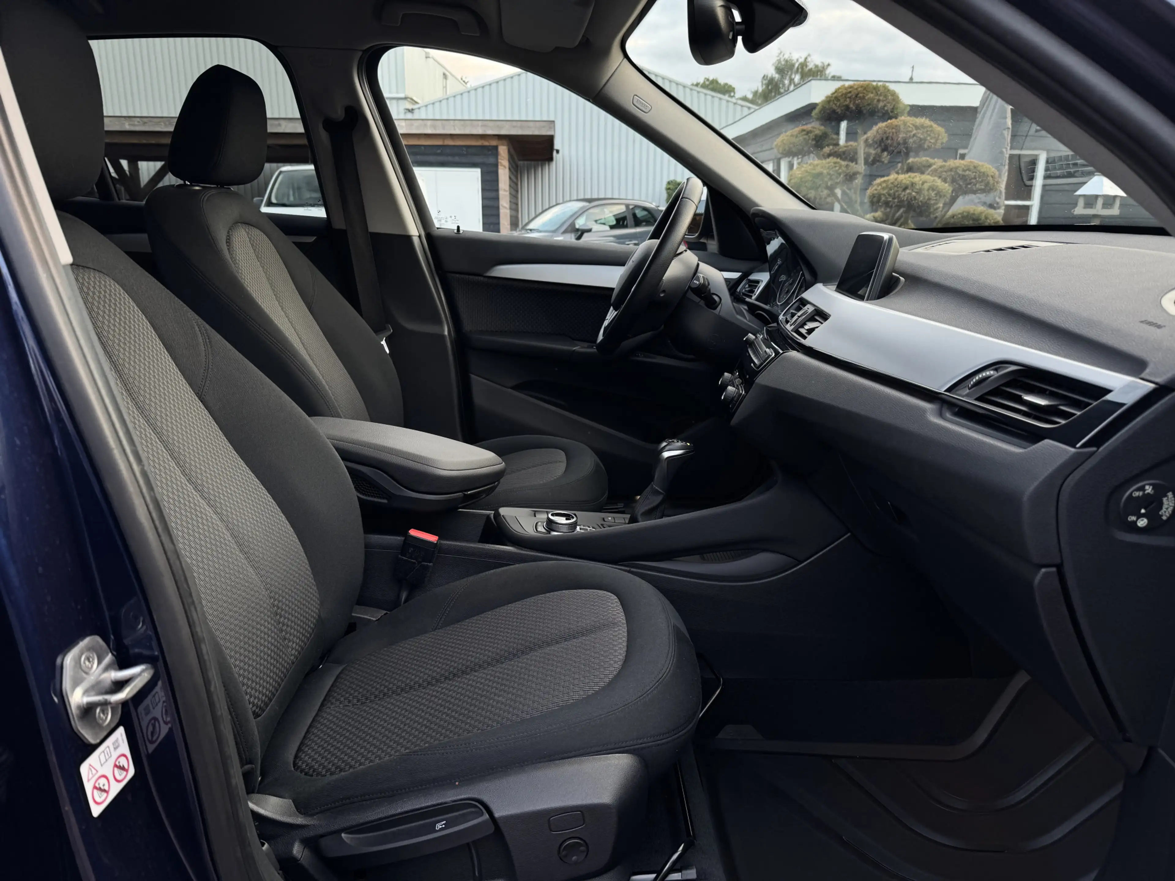 BMW X1 xDrive20i Executive | 1eEig | NAV | Stoelverw. | X — photo 35