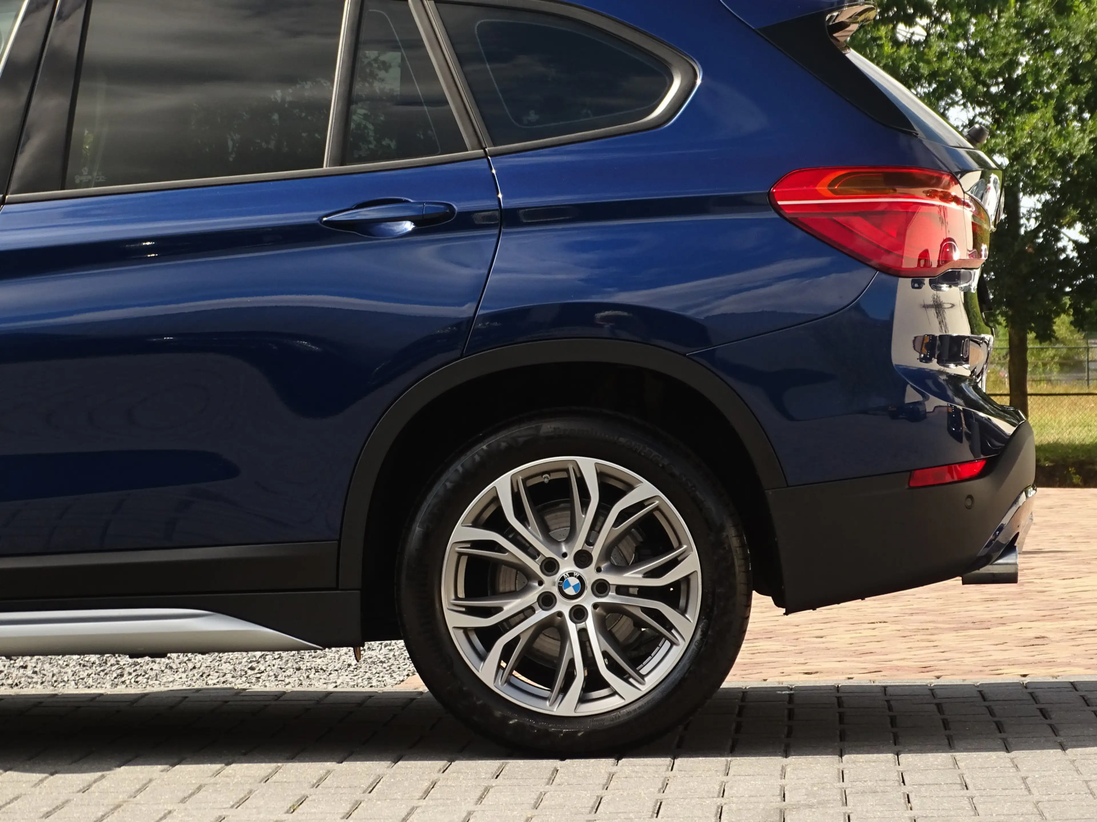 BMW X1 xDrive20i Executive | 1eEig | NAV | Stoelverw. | X — photo 23