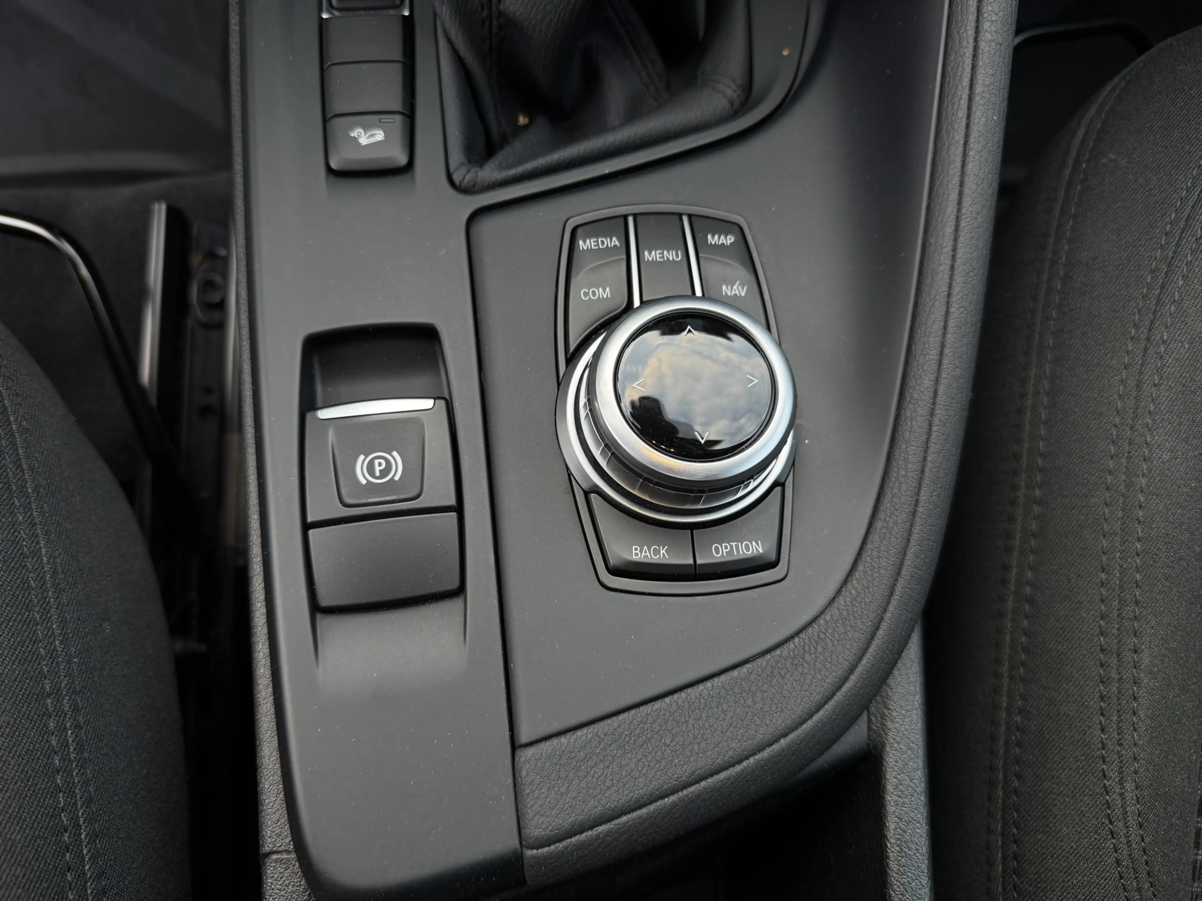 BMW X1 xDrive20i Executive | 1eEig | NAV | Stoelverw. | X — photo 40