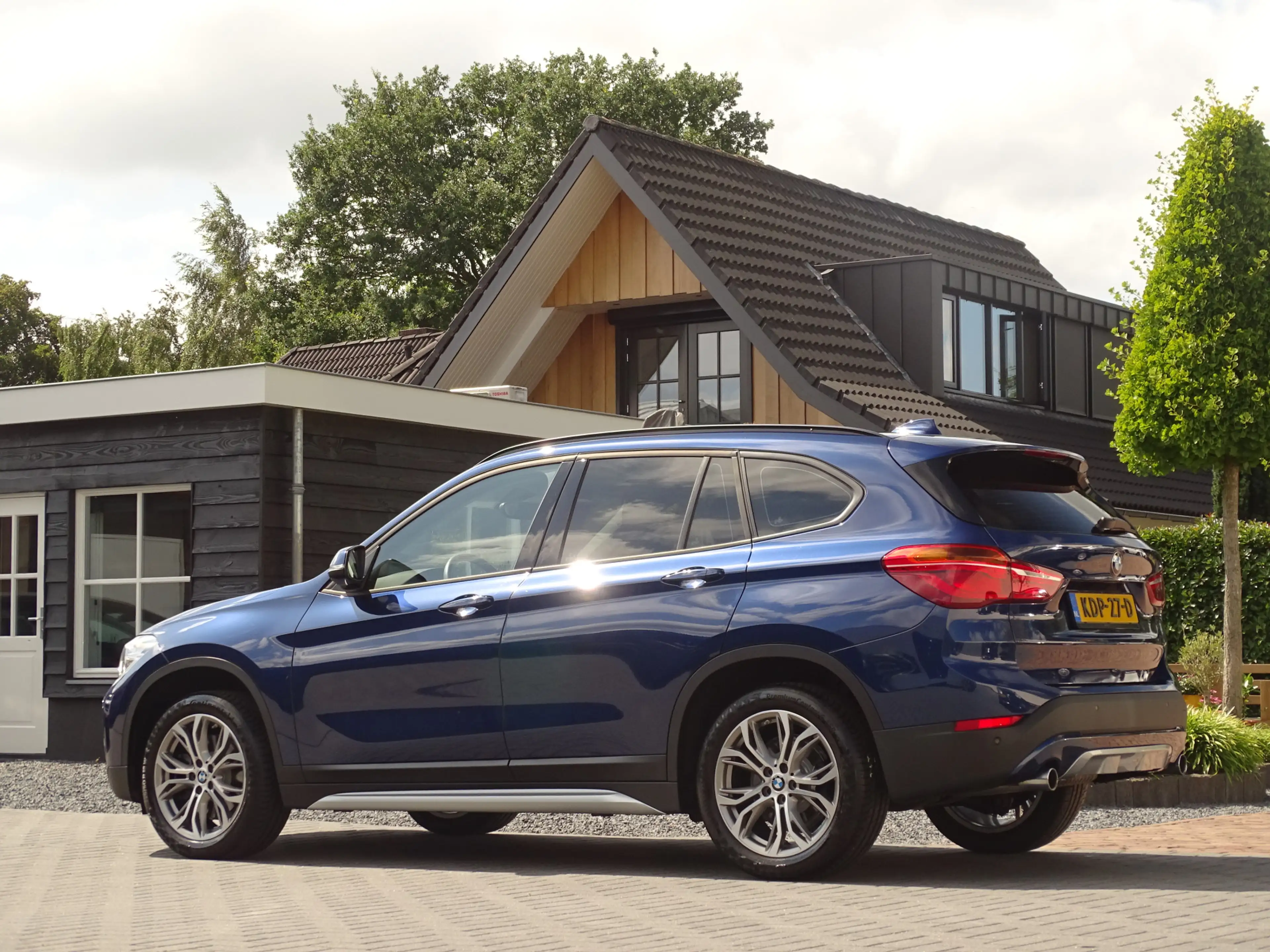BMW X1 xDrive20i Executive | 1eEig | NAV | Stoelverw. | X — photo 8