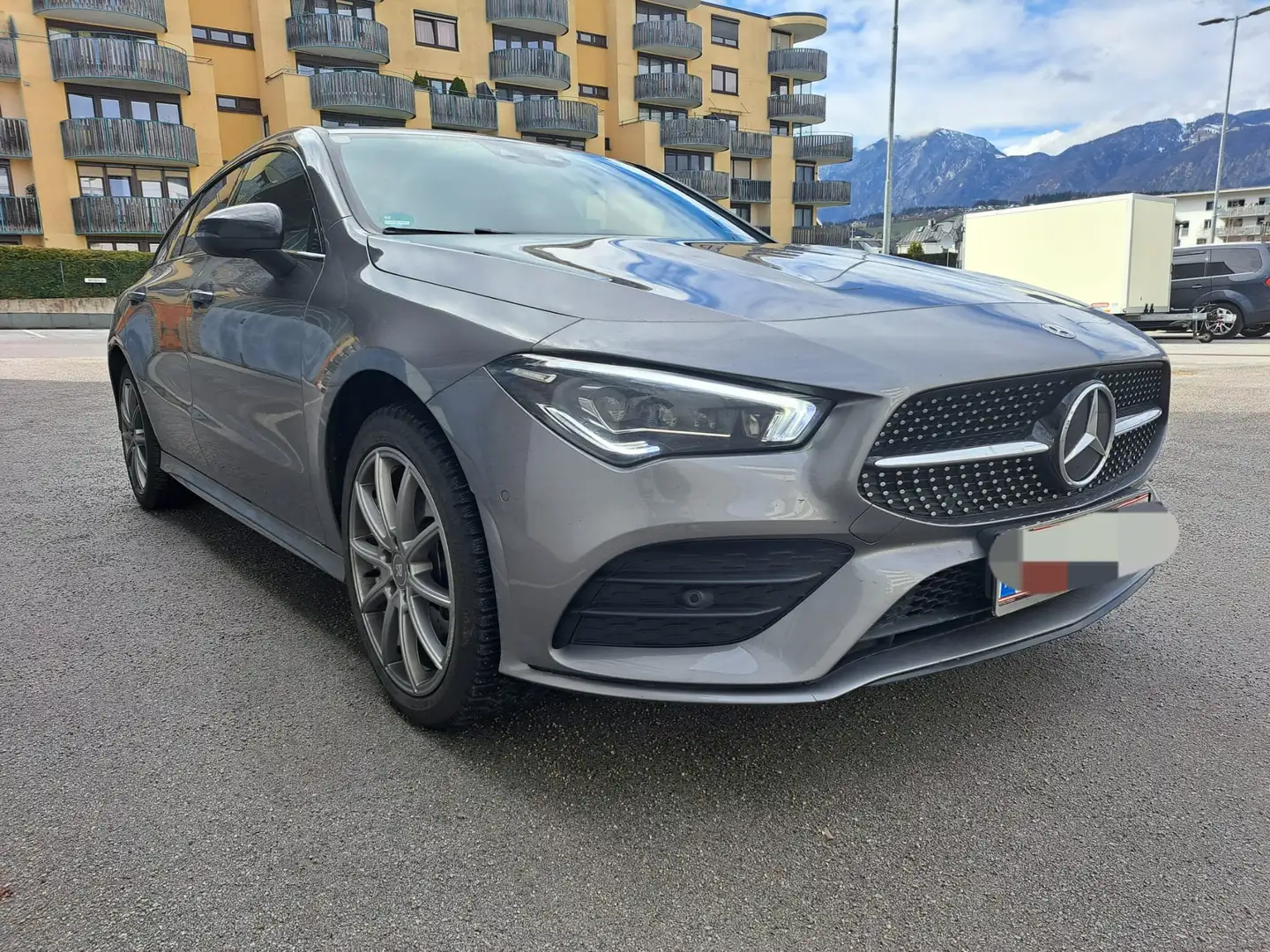 Mercedes-Benz CLA 250 CLA 250e PHEV Shooting Brake Aut. AMG AHK VOLL Grau - 2