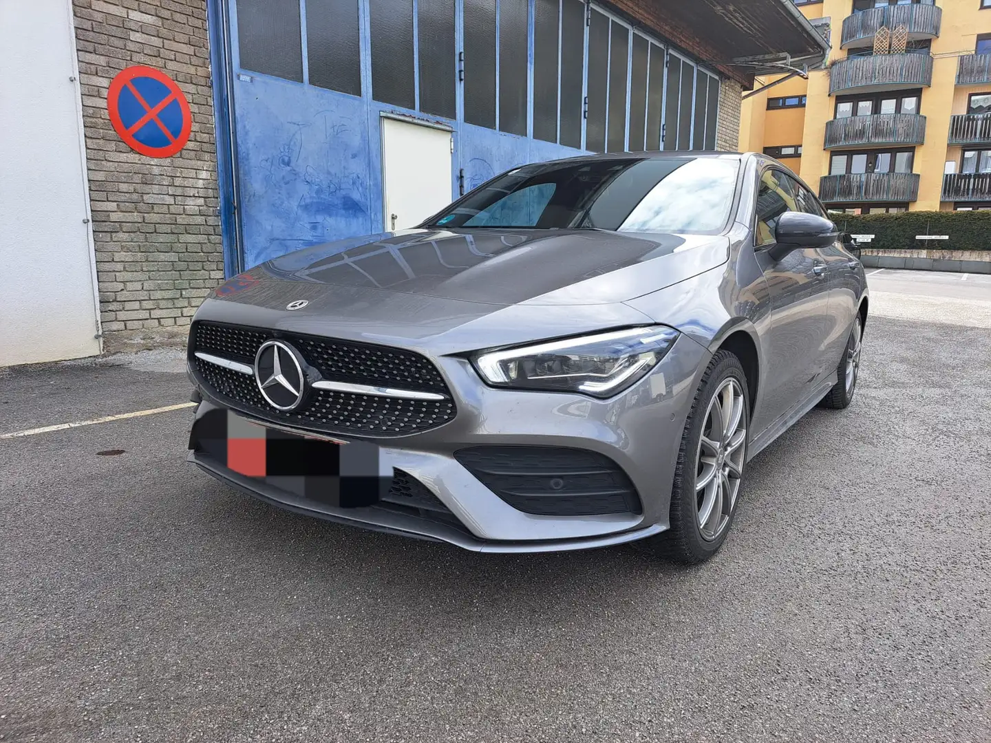 Mercedes-Benz CLA 250 CLA 250e PHEV Shooting Brake Aut. AMG AHK VOLL Grau - 1