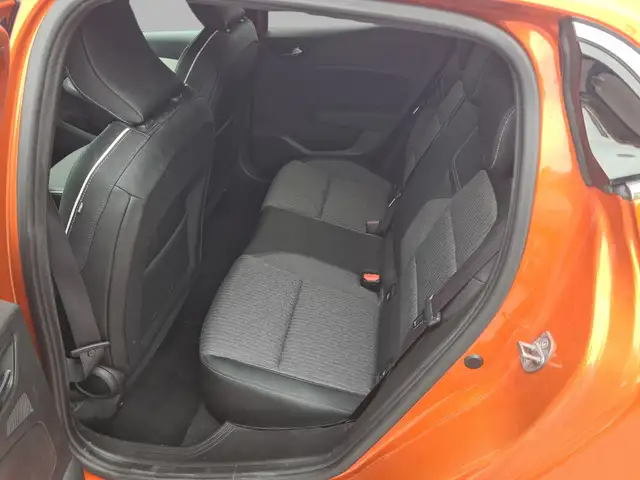 Renault Clio view 15