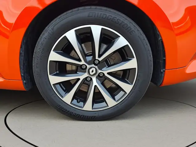 Renault Clio view 21