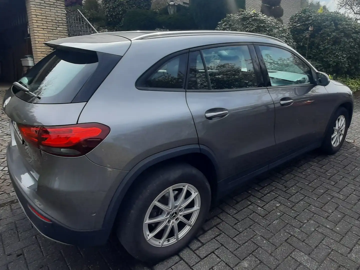 Mercedes-Benz GLA 200 Grau - 2