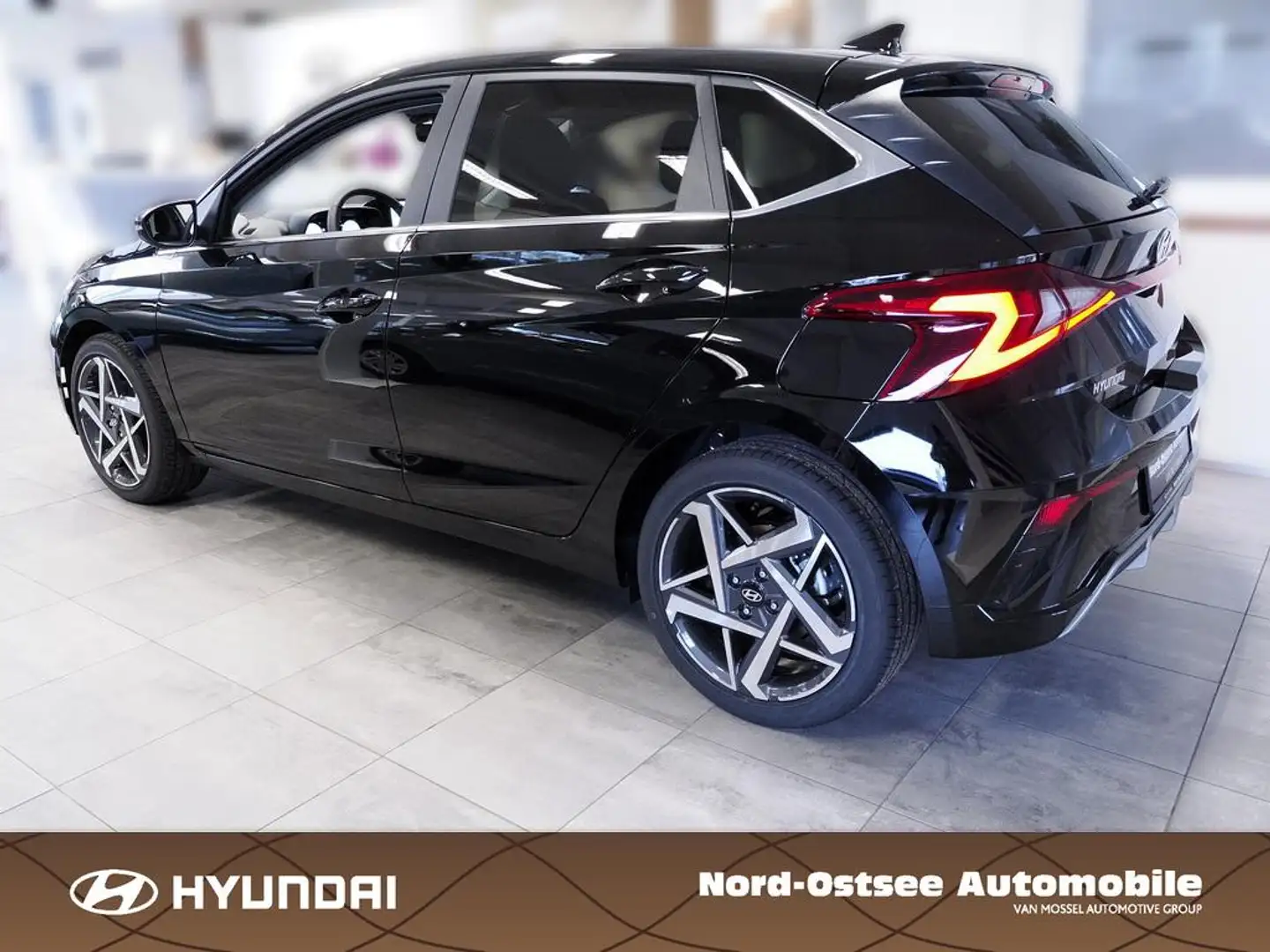Hyundai i20 FL Trend Schwarz - 2