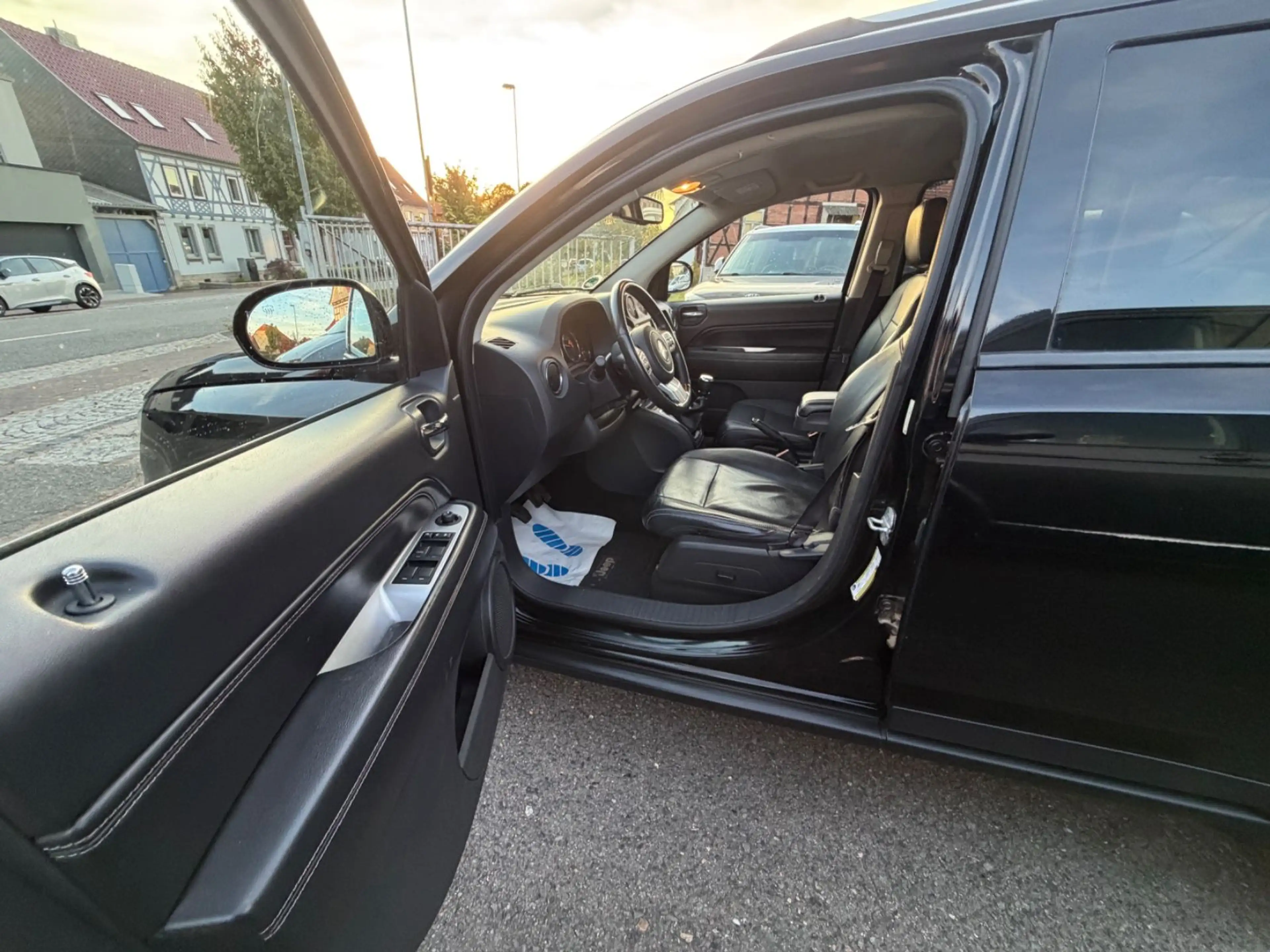 Jeep Compass Limited 4x4 AHK LEDER NAVI Kamera XENON — photo 15