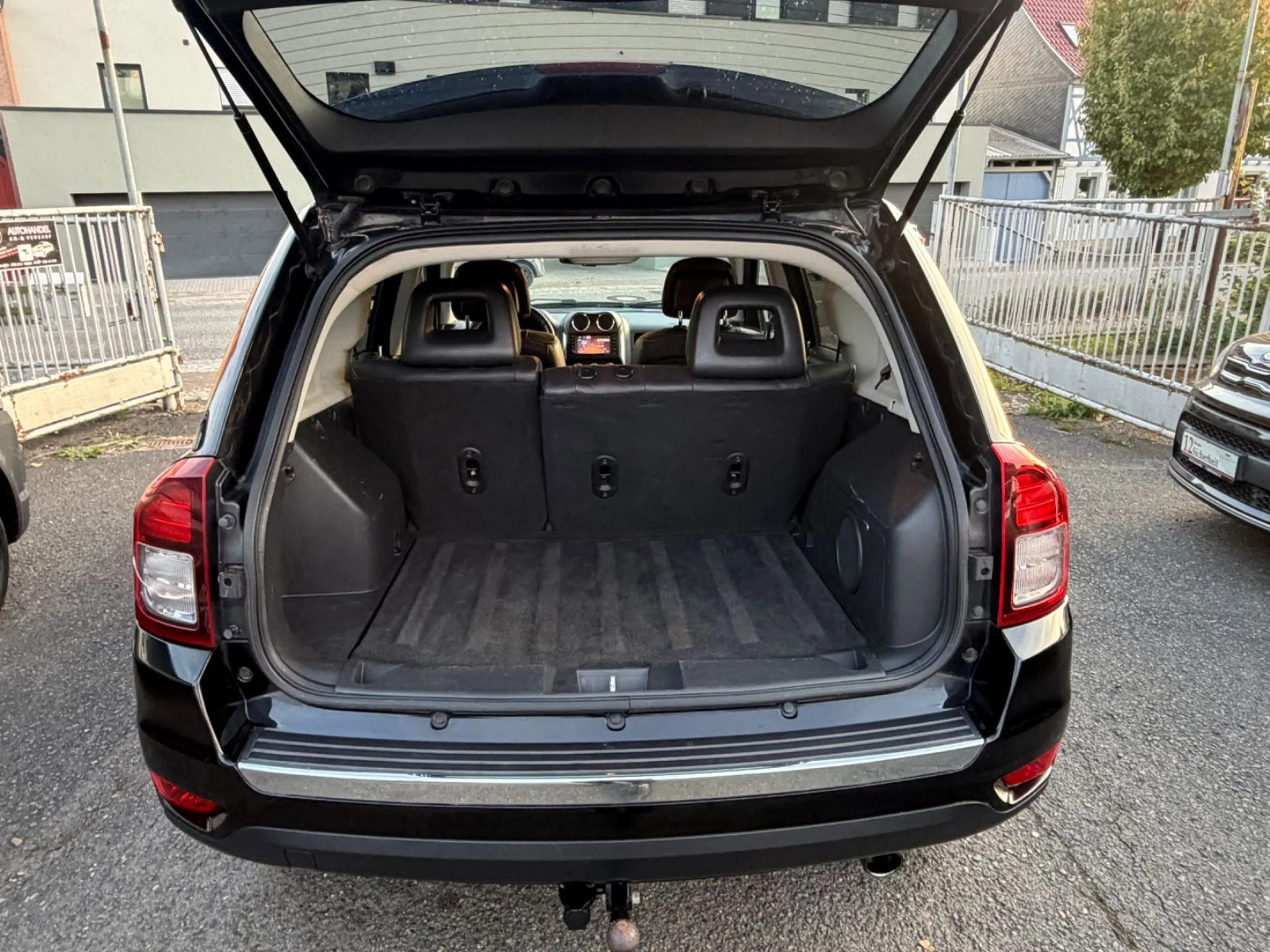 Jeep Compass Limited 4x4 AHK LEDER NAVI Kamera XENON — photo 8