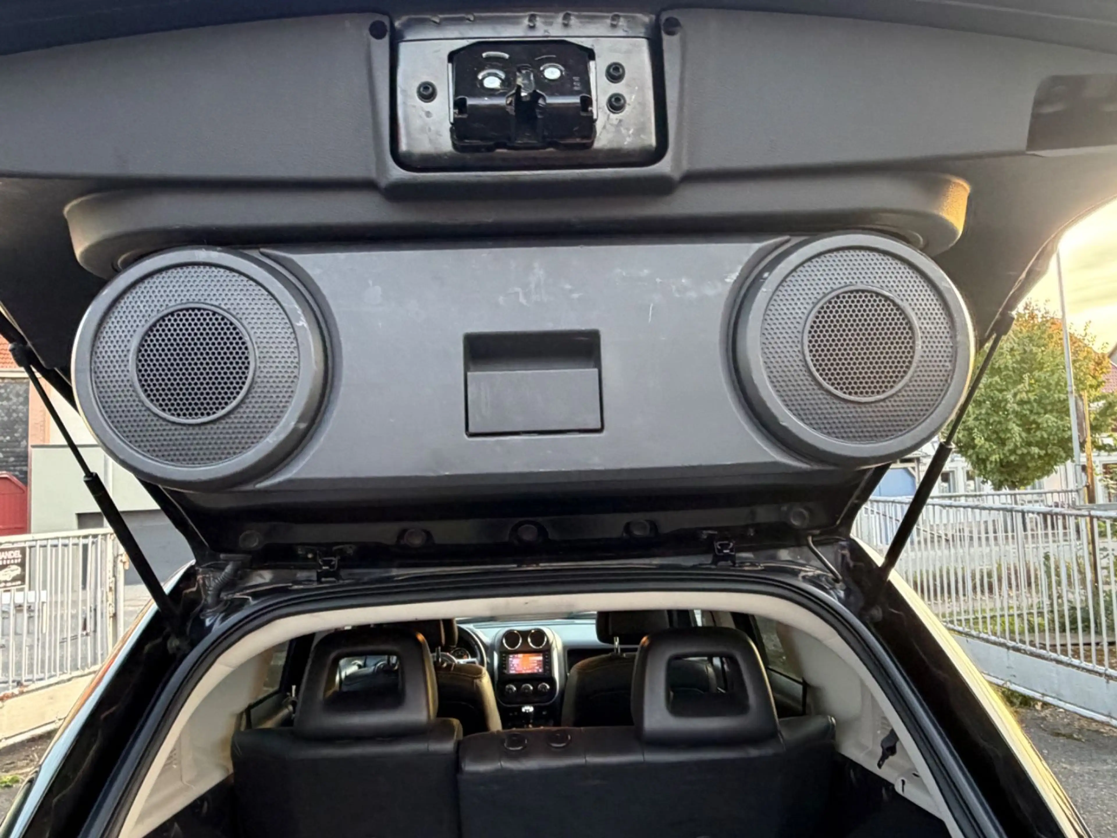 Jeep Compass Limited 4x4 AHK LEDER NAVI Kamera XENON — photo 7