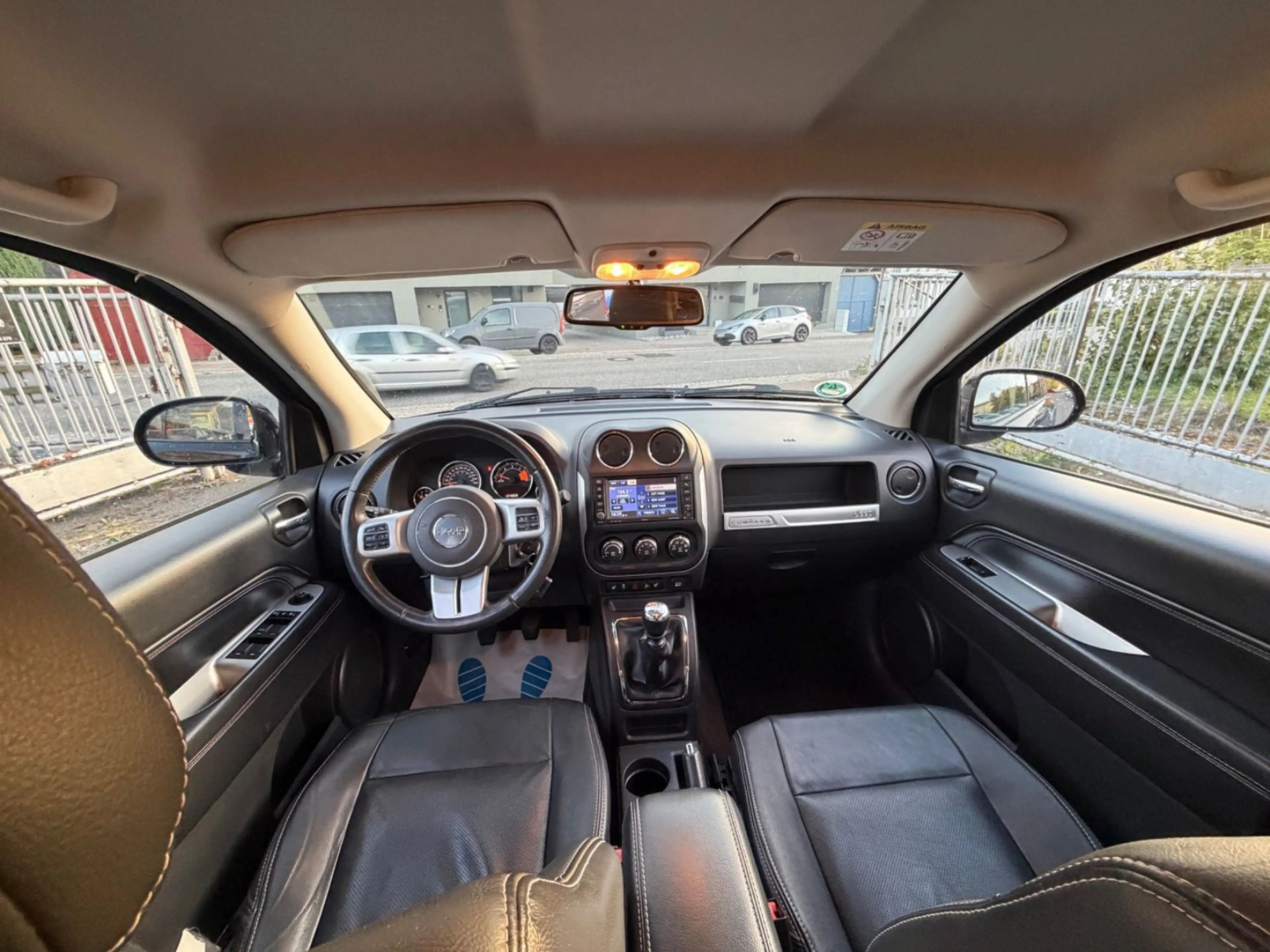 Jeep Compass Limited 4x4 AHK LEDER NAVI Kamera XENON — photo 11