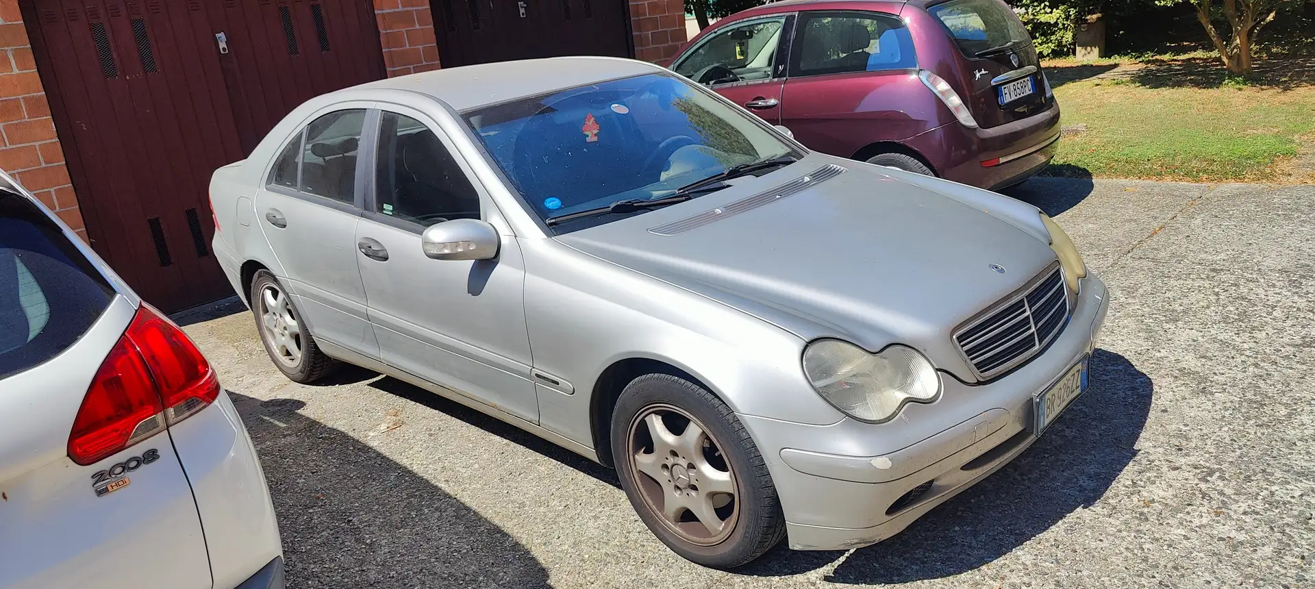 Mercedes-Benz 200 Argent - 1