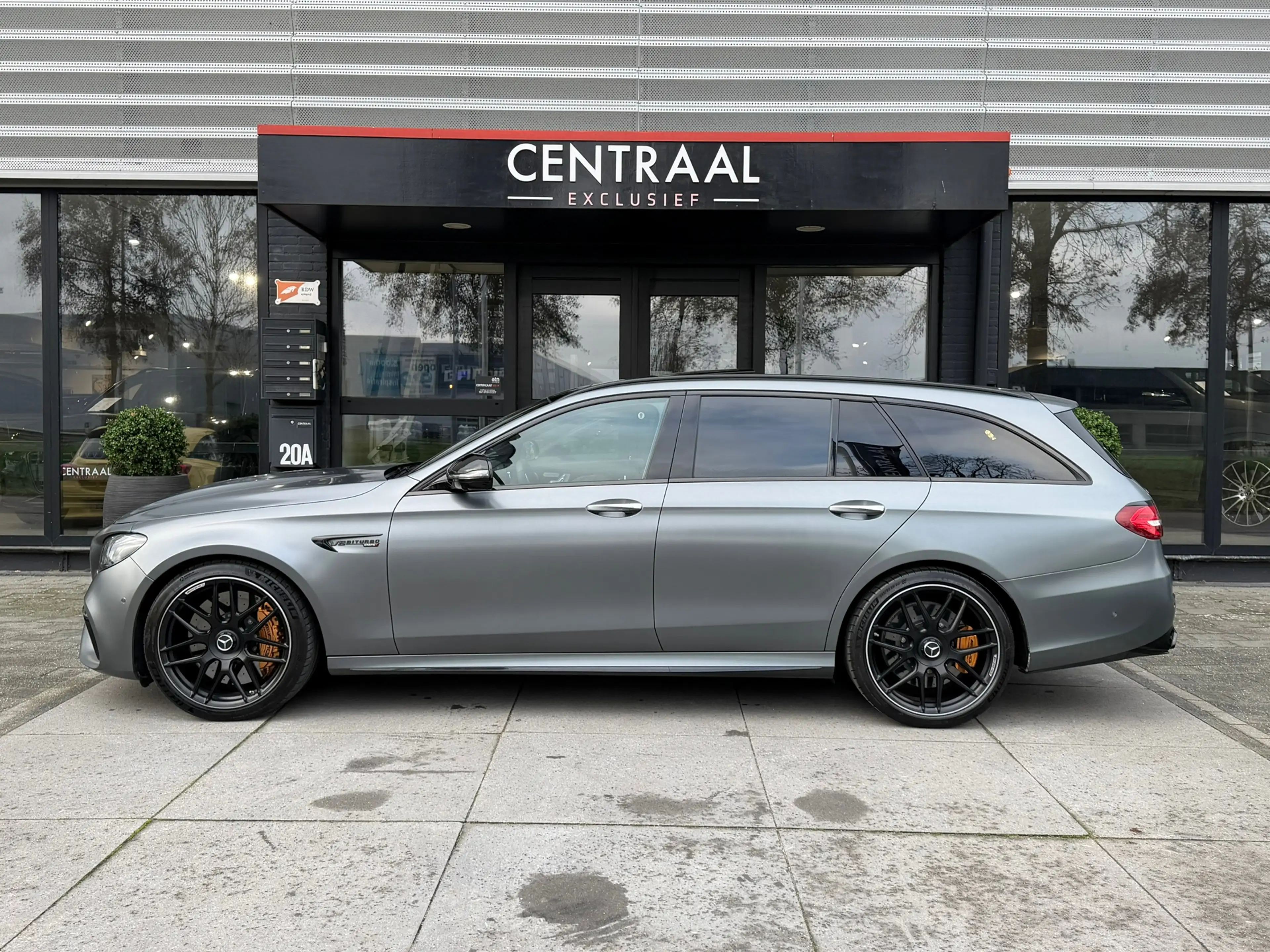 Mercedes-Benz E 63 AMG Estate S 4MATIC+|Pano|Keramisch|Massage|Burmester| — photo 11