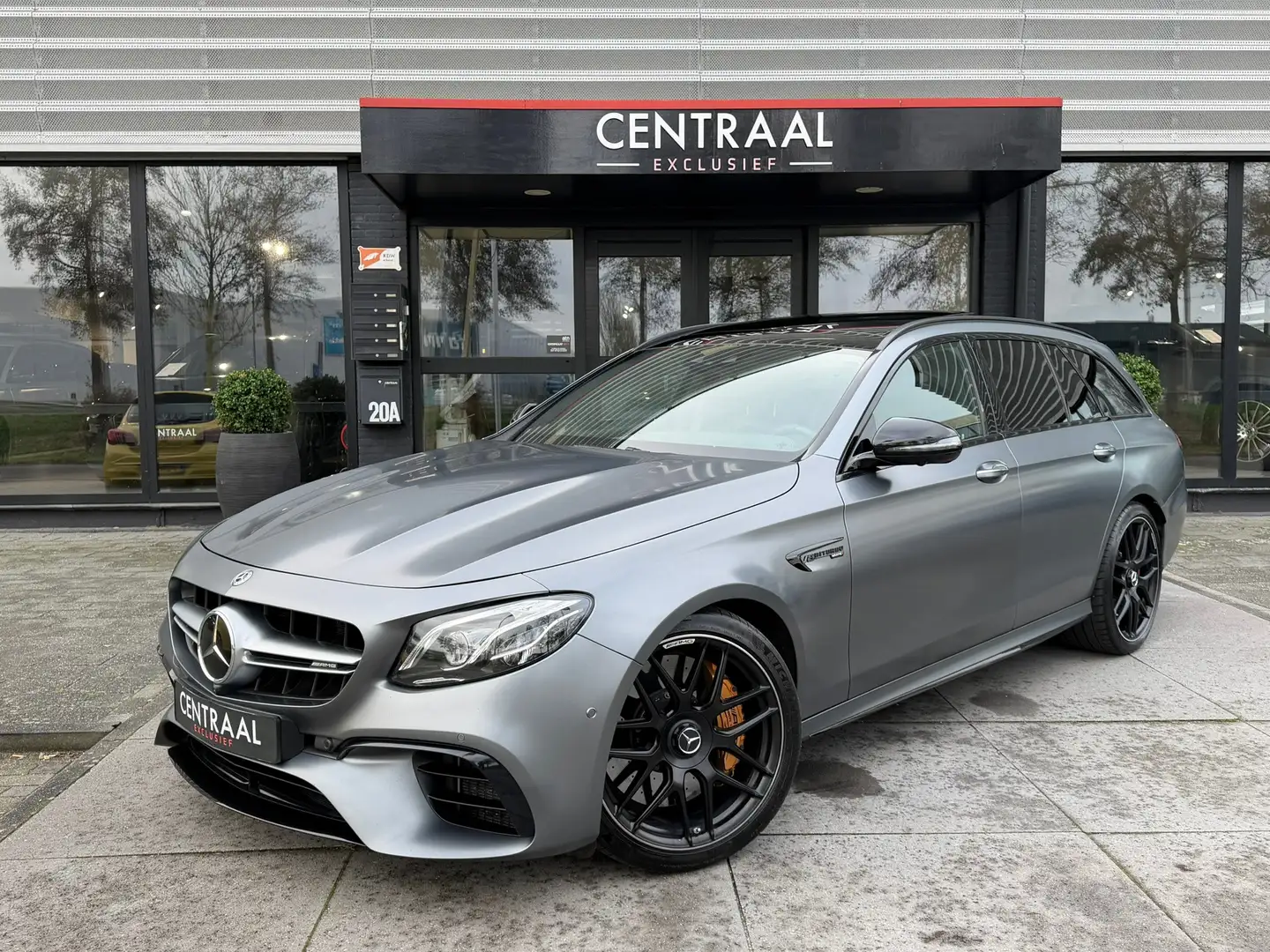 Mercedes-Benz E 63 AMG Estate S 4MATIC+|Pano|Keramisch|Massage|Burmester| Gris - 1