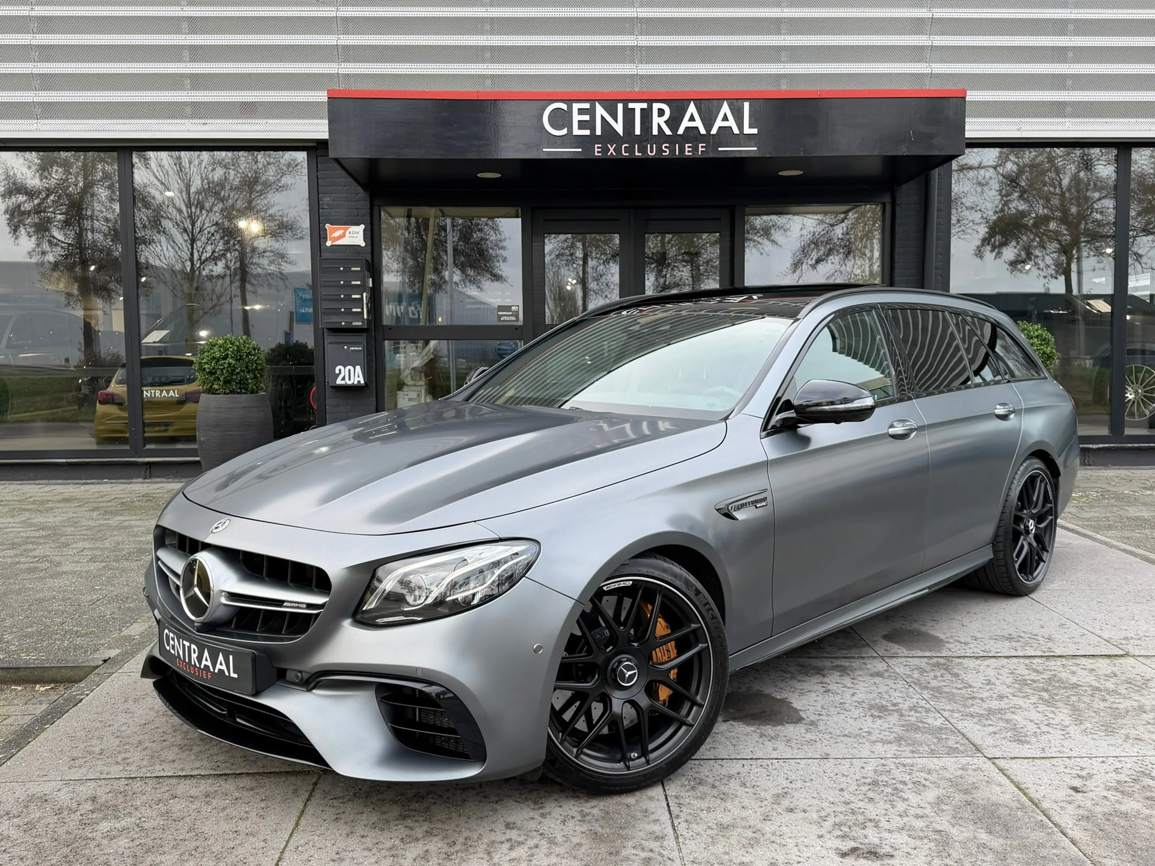 Mercedes-Benz E 63 AMG Estate S 4MATIC+|Pano|Keramisch|Massage|Burmester|