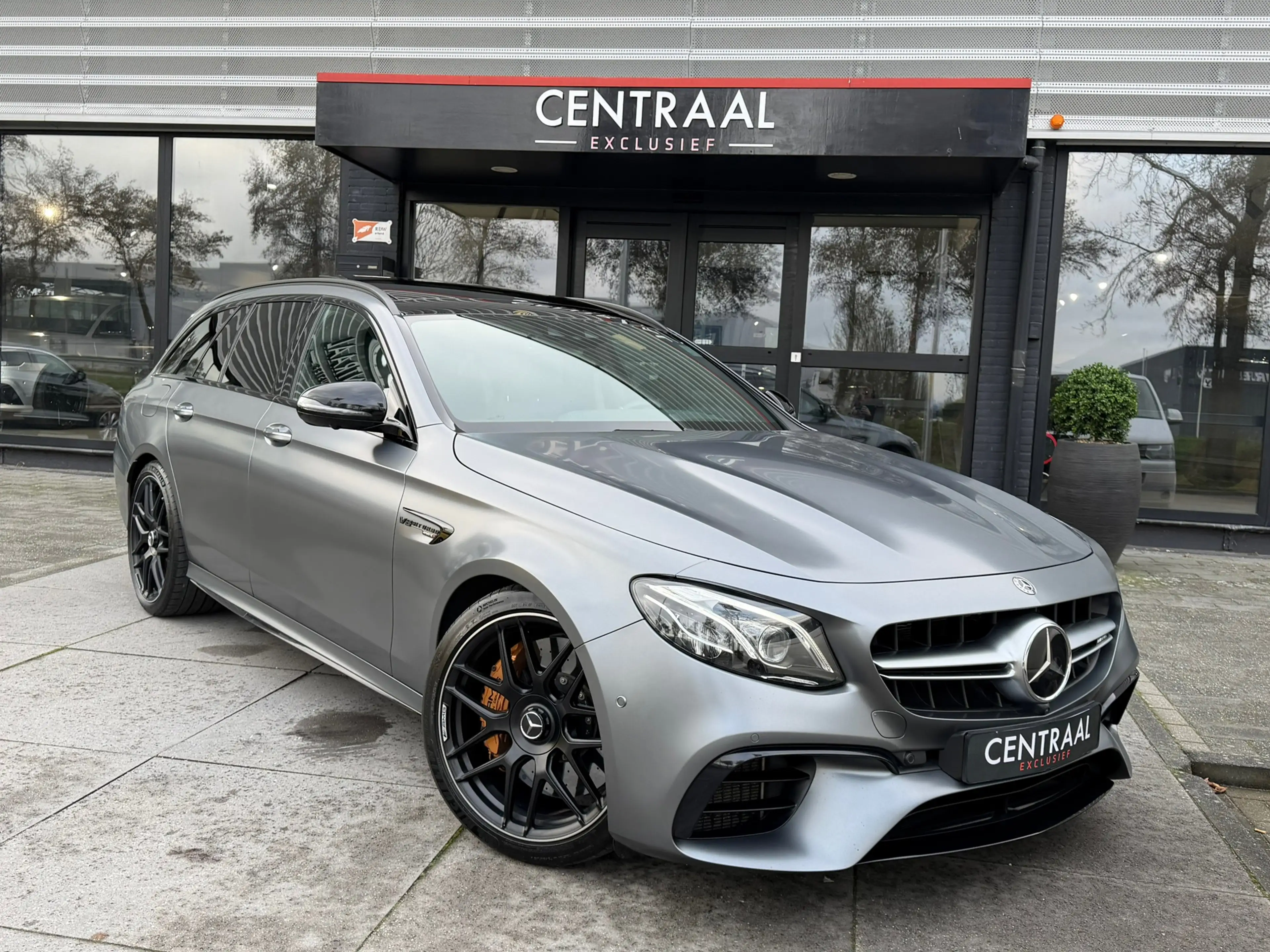 Mercedes-Benz E 63 AMG Estate S 4MATIC+|Pano|Keramisch|Massage|Burmester| — photo 3
