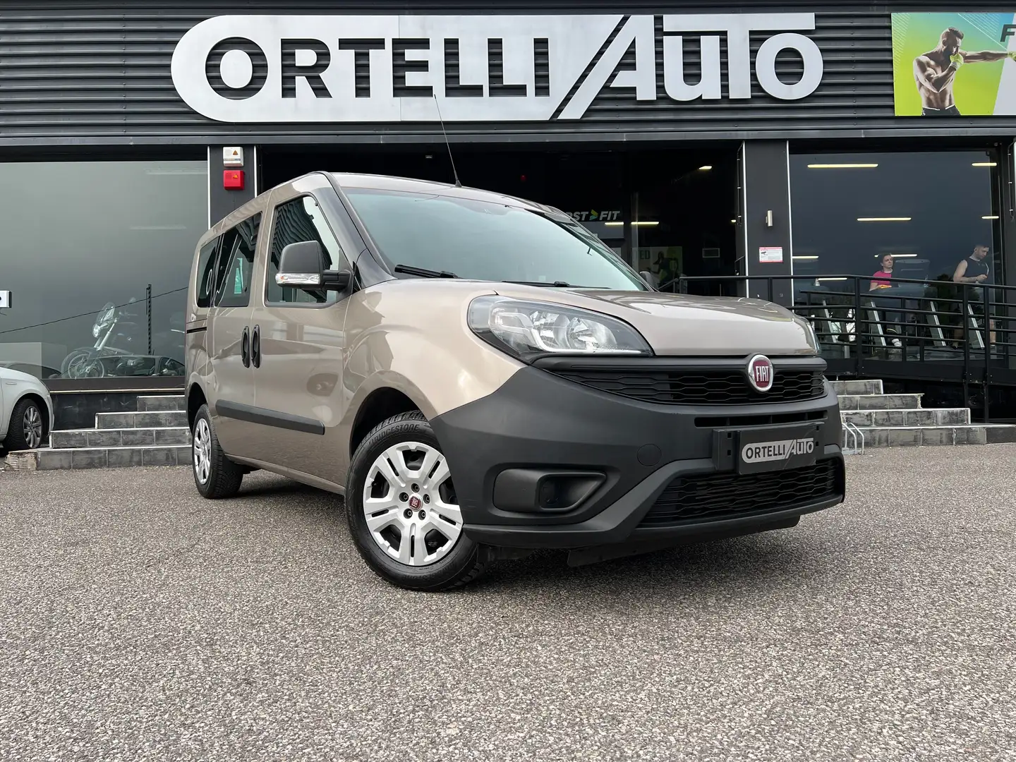 Fiat Doblo Doblo 1.6 mjt 16v Combi Easy N1 Autocarro 5 posti Beige - 1