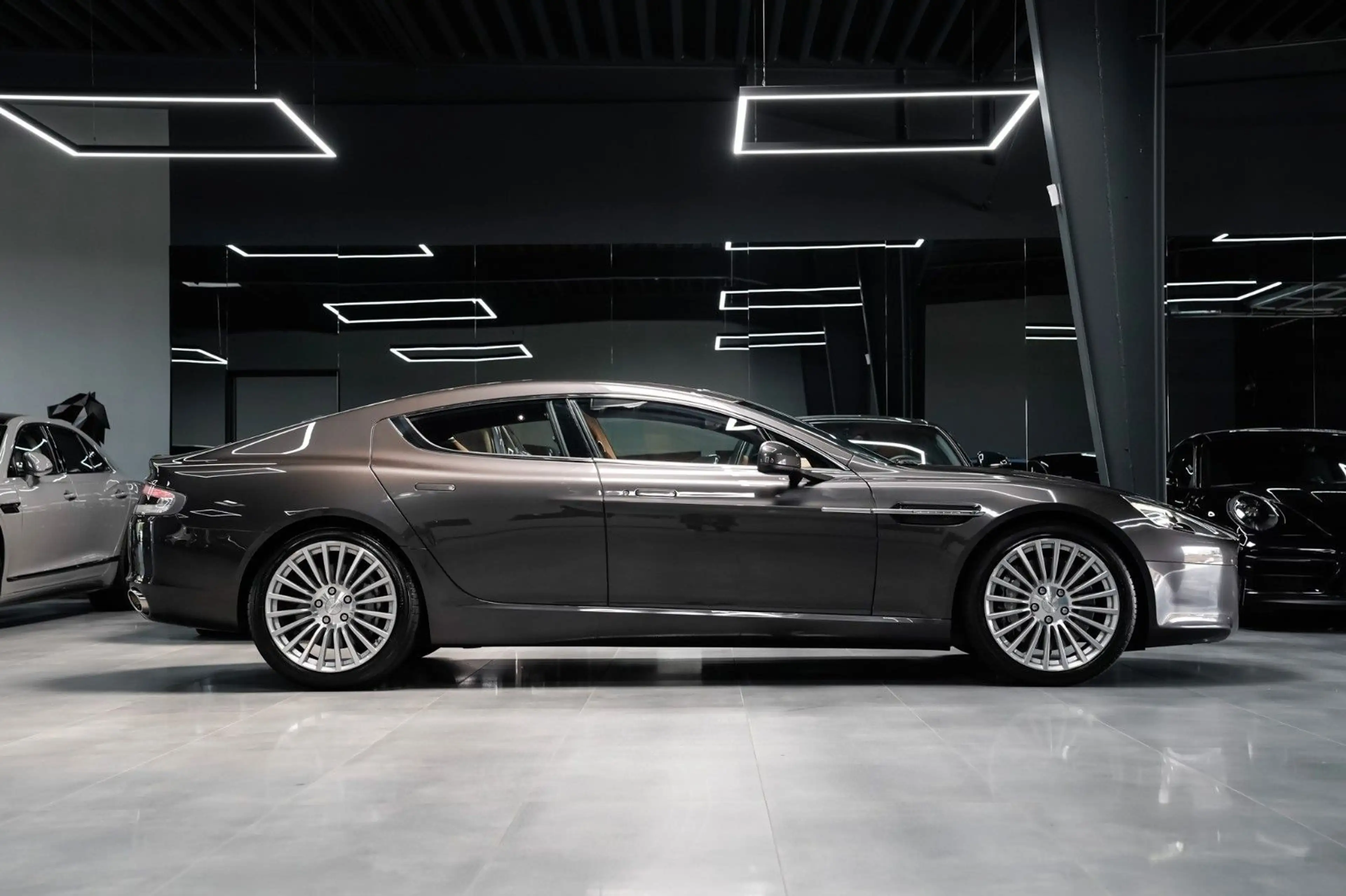 Aston Martin Rapide 6.0 V12 *Deutsch**1.Hand* — photo 5