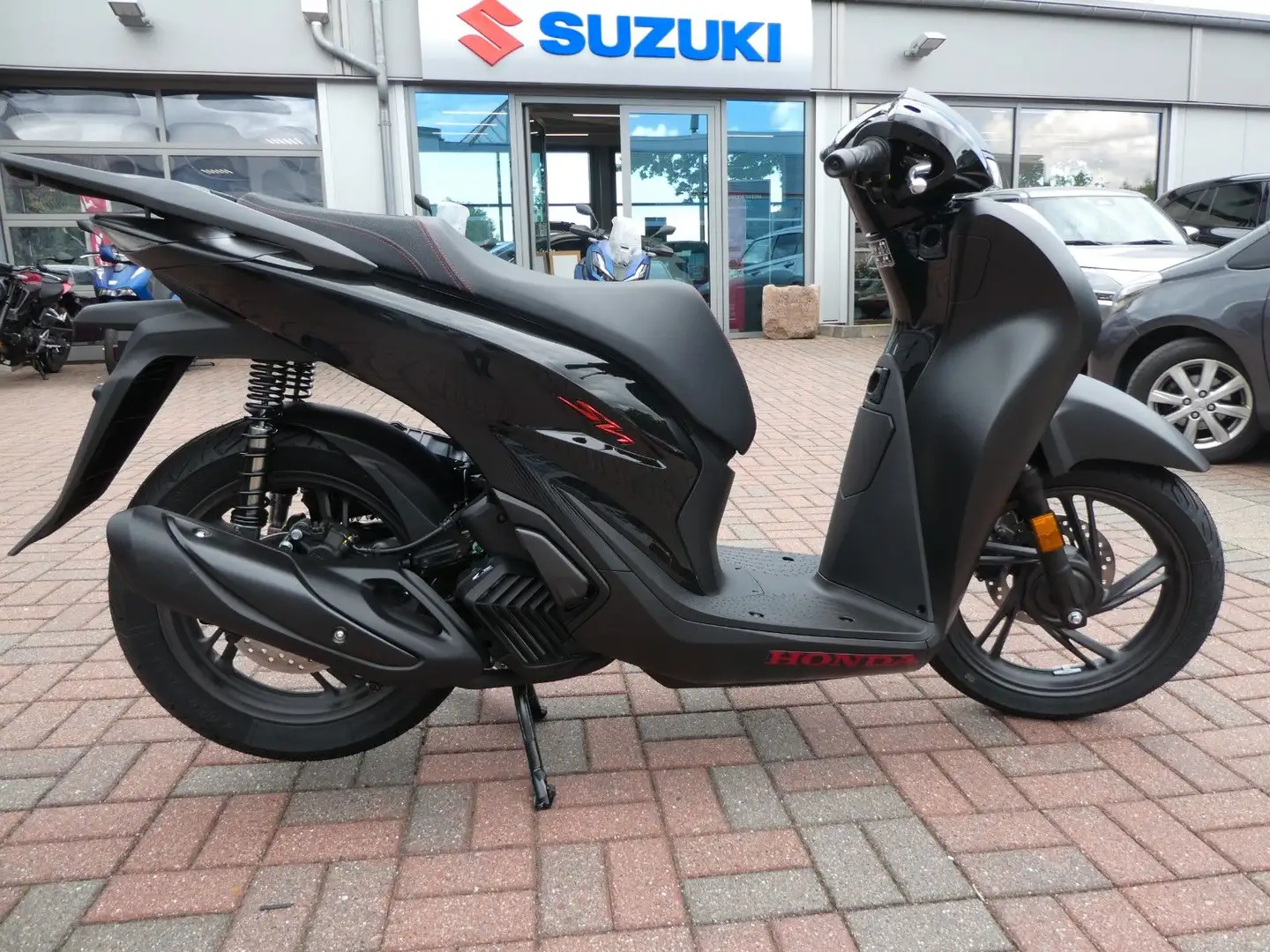 Honda SH 125i mit Smartcase 2025 Sonderaktion Černá - 2