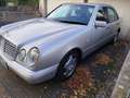Mercedes-Benz E 230 Avantgarde Youngtimer Oldtimer Top Zustand Zilver - thumbnail 4