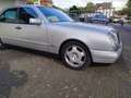Mercedes-Benz E 230 Avantgarde Youngtimer Oldtimer Top Zustand Zilver - thumbnail 3