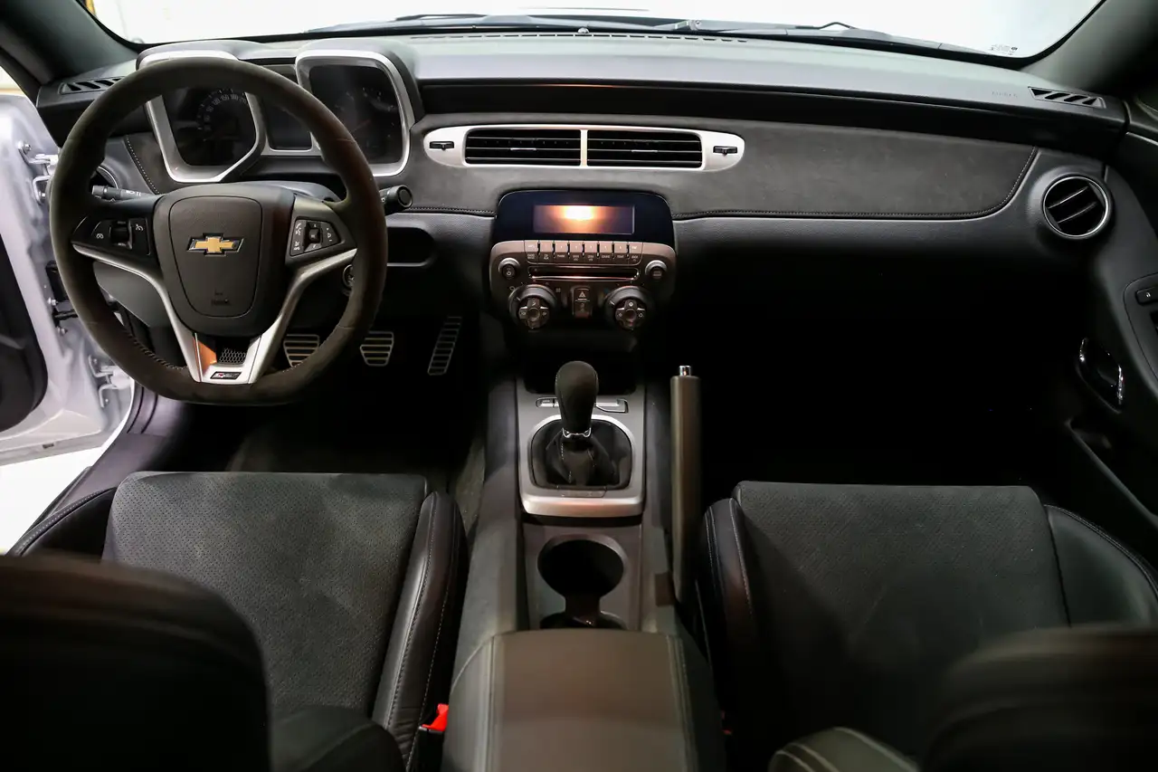 Chevrolet Camaro снимка Chevrolet Camaro