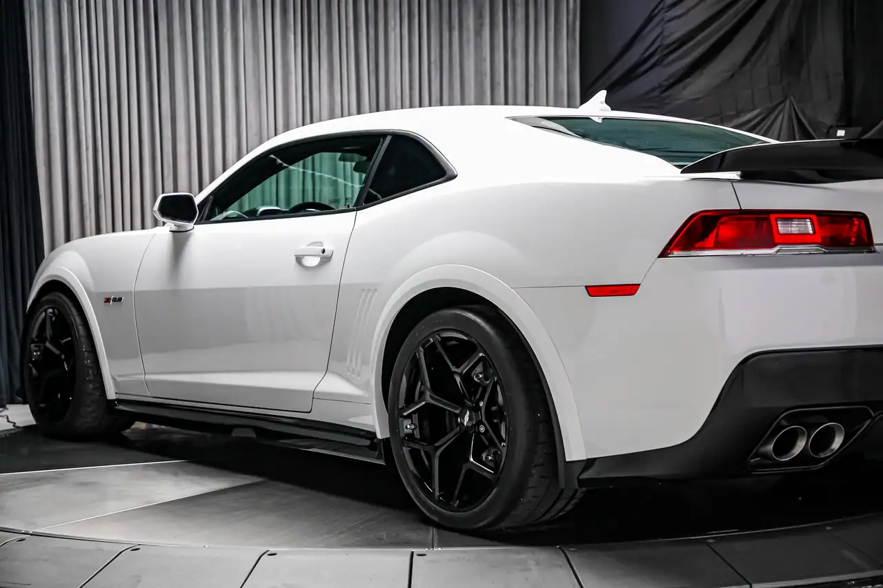 Chevrolet Camaro снимка Chevrolet Camaro