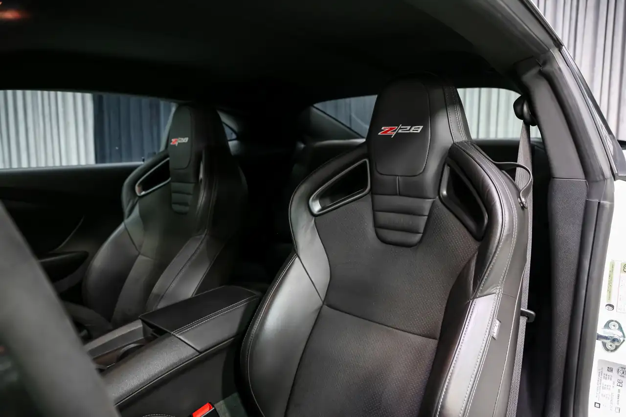 Chevrolet Camaro снимка Chevrolet Camaro