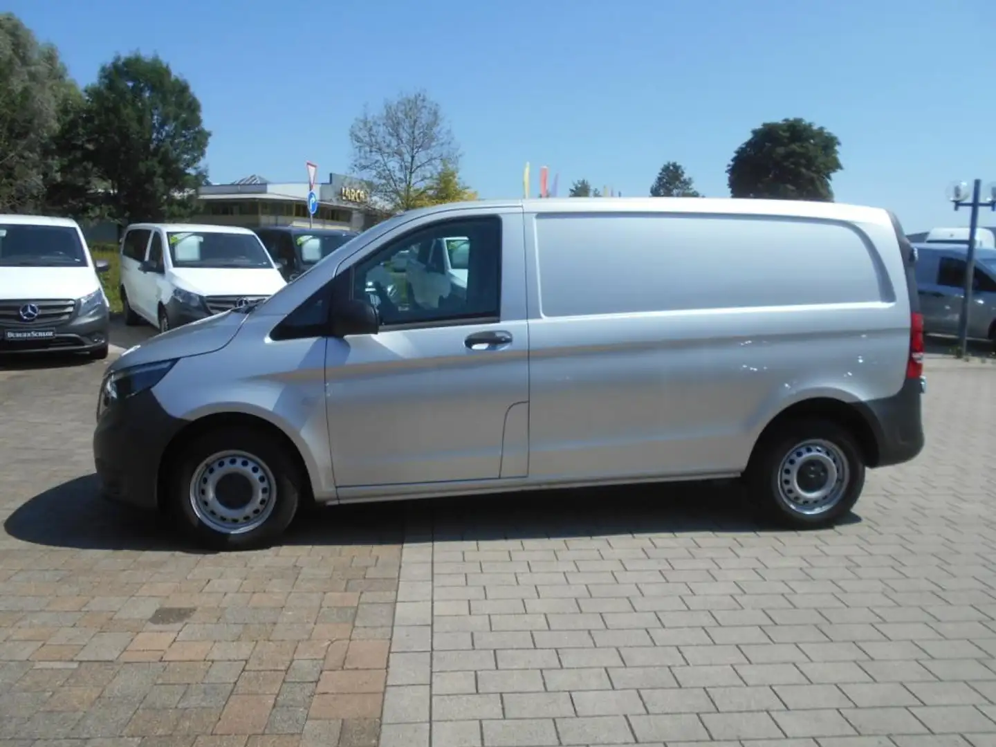 Mercedes-Benz Vito 110 CDI KA Kompakt 3-Sitze Klima Heckflügeltüren P Срібний - 2