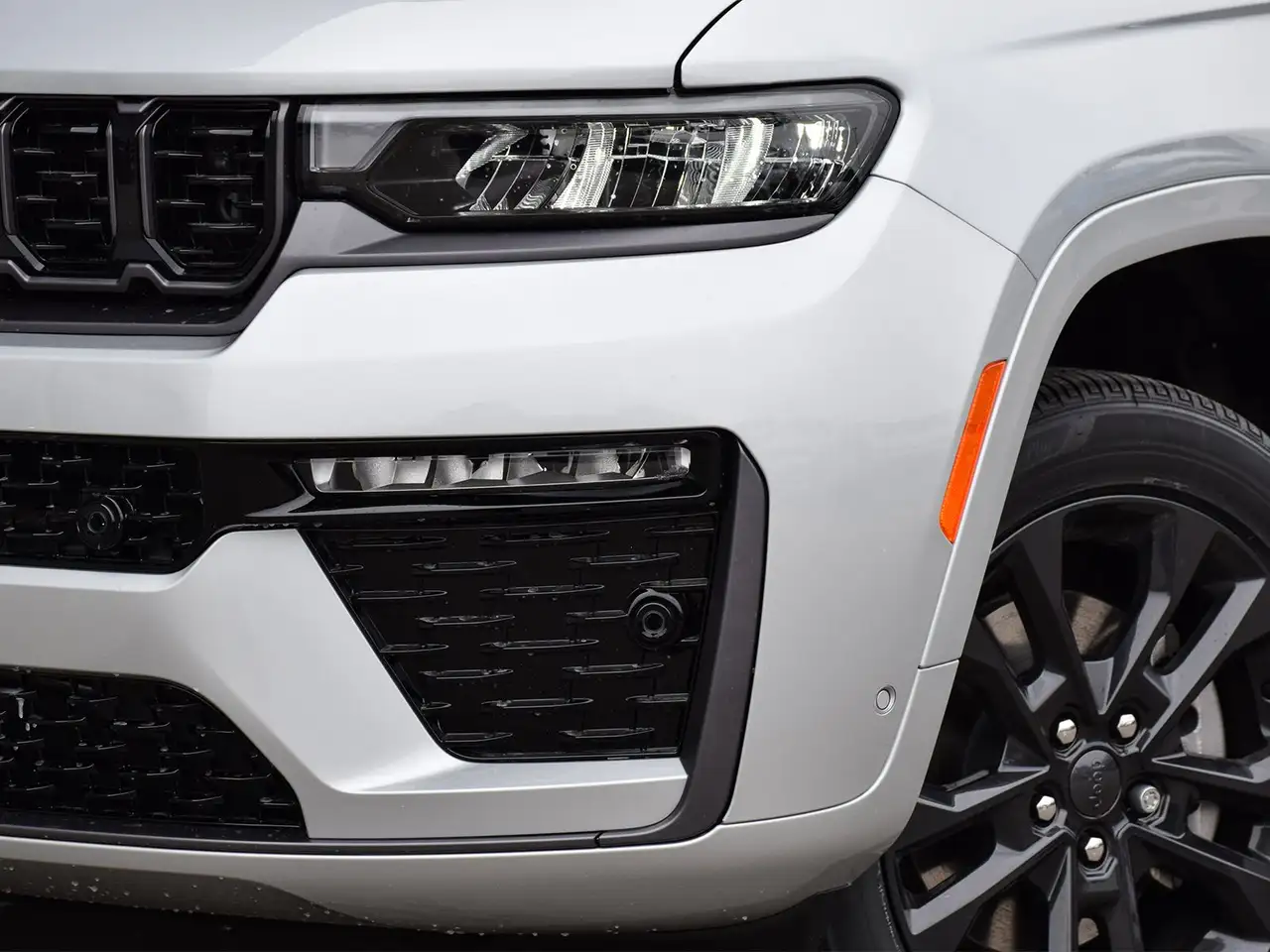 Jeep Grand Cherokee снимка Jeep Grand Cherokee