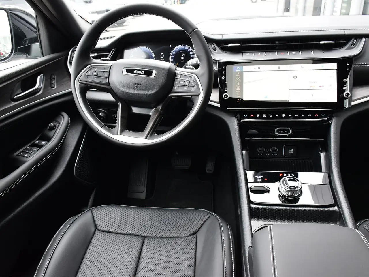 Jeep Grand Cherokee снимка Jeep Grand Cherokee