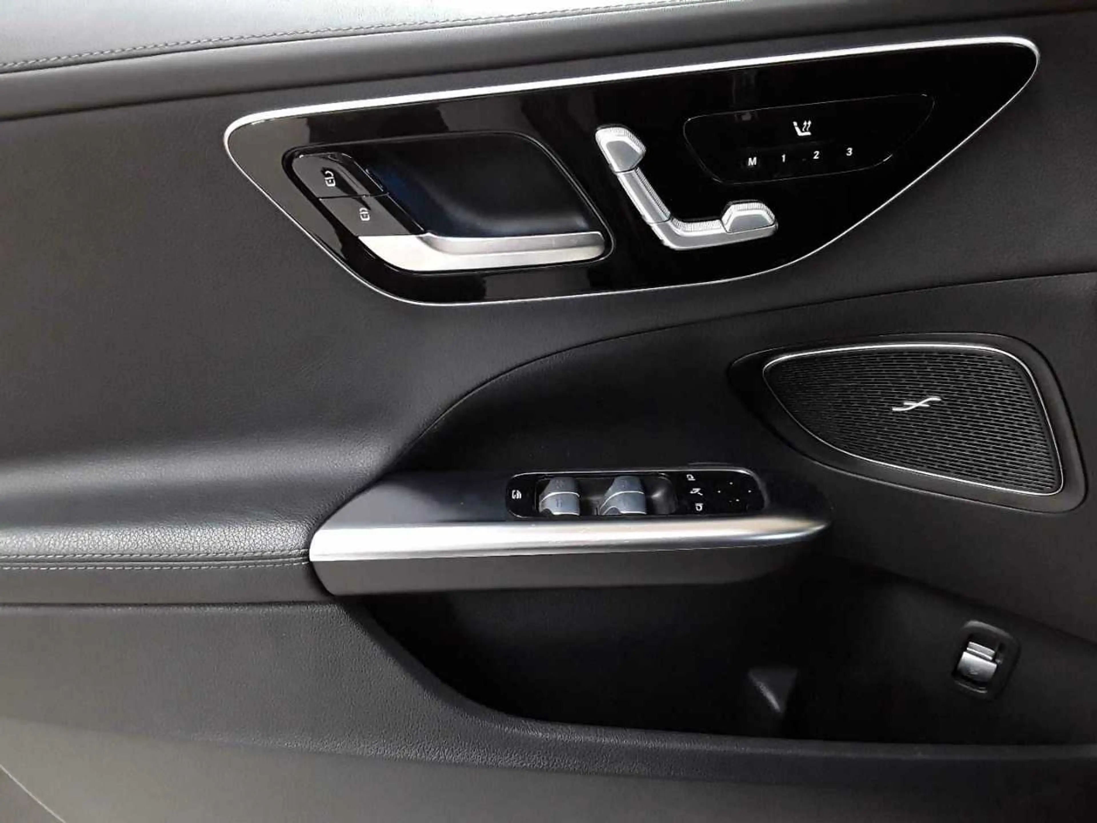 Mercedes-Benz C 300 C 300 d 9G 4Matic AMG AssiP KomfP PANO — photo 16