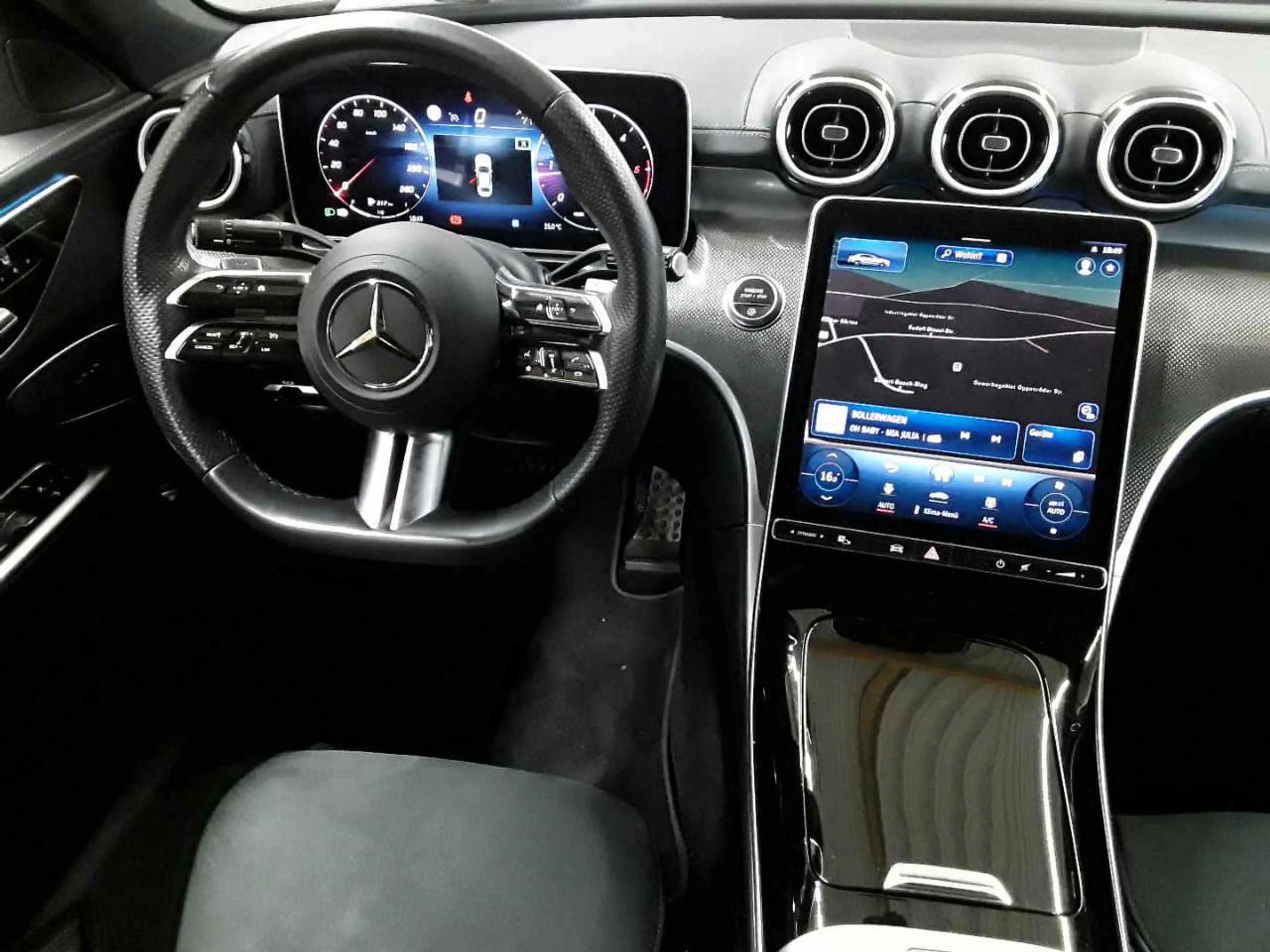 Mercedes-Benz C 300 C 300 d 9G 4Matic AMG AssiP KomfP PANO — photo 10