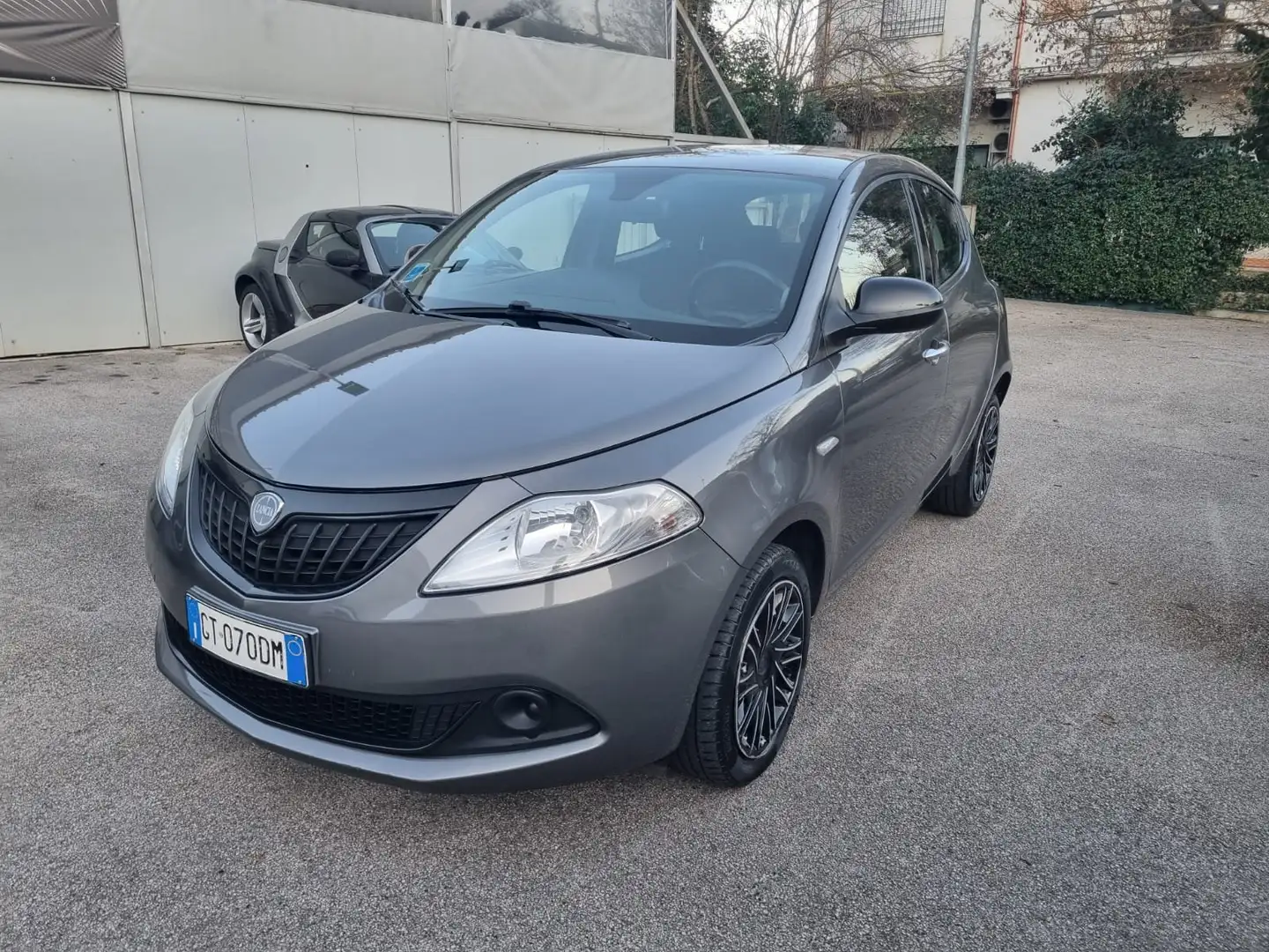 Lancia Ypsilon Ypsilon III  1.0 firefly hybrid Gold s Grau - 1