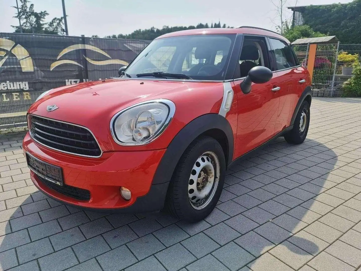 MINI One D Countryman One D /TÜV 02.2026/Gute Ausstat Rouge - 1