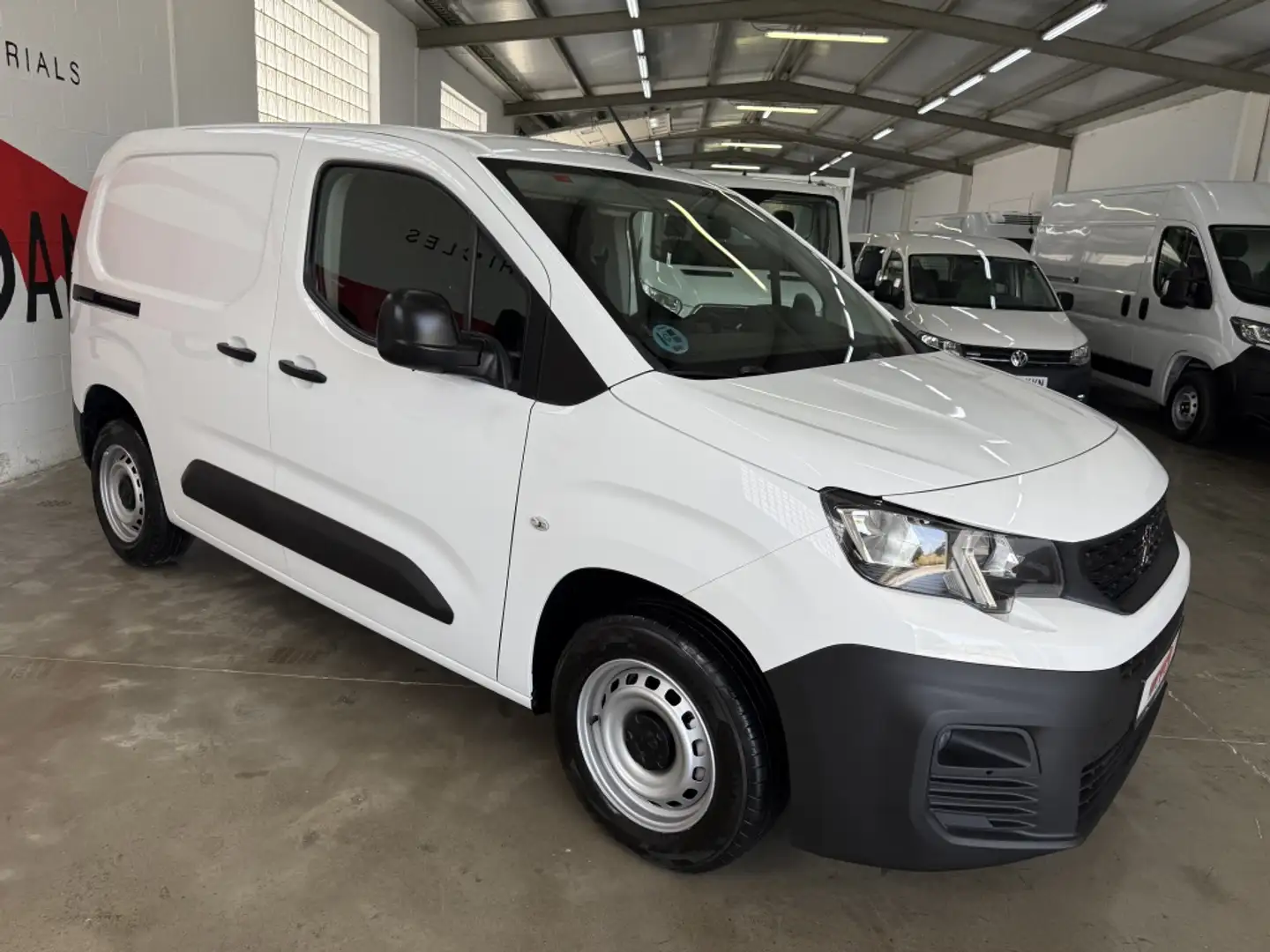 Peugeot Partner 1.5BlueHDI S&S Pro Standard 600kg 100 Blanco - 2
