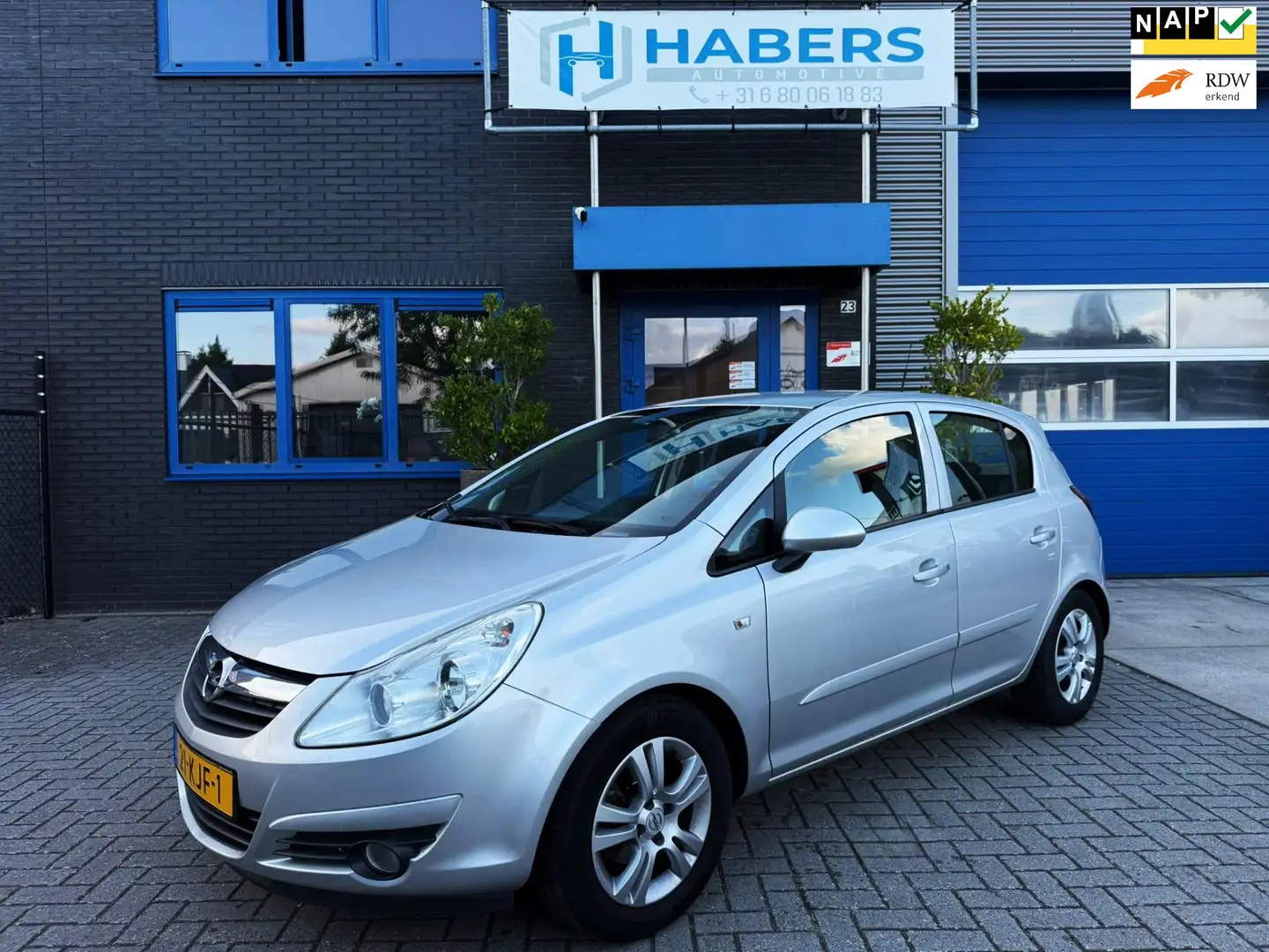 Opel Corsa 1.2-16V Cosmo 80PK|Origineel NL|Automaat|Airco|Ele Grijs - 1