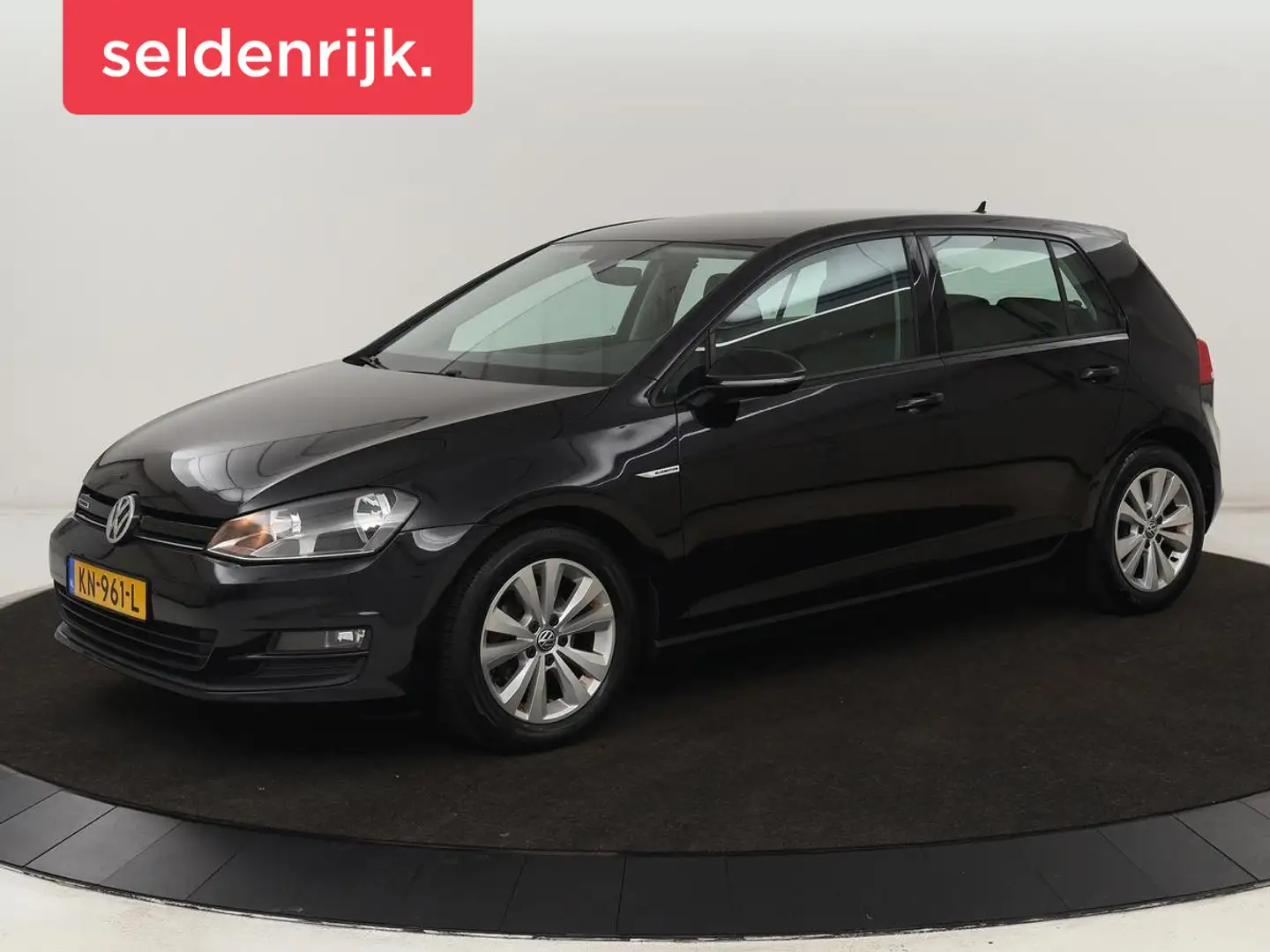 Volkswagen Golf 1.0 TSI Comfortline | Carplay | Navigatie | Climat Zwart - 1