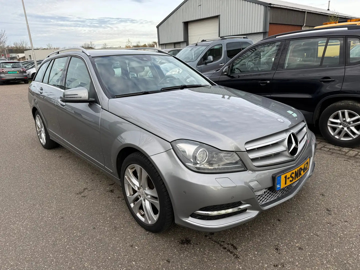 Mercedes-Benz C 180 Estate Ambition Avantgarde automaat NAV.+ Clima Bj Grijs - 2