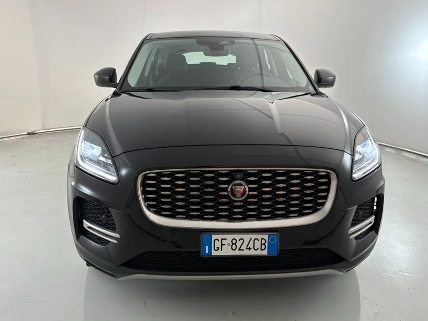 Jaguar E-Pace 2.0 D I4 S Schwarz - 2
