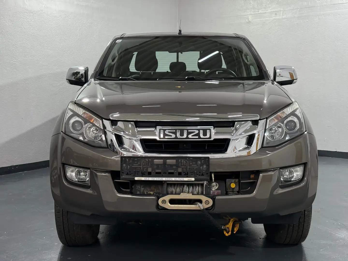 Isuzu D-Max Double Cab 2,5 Premium Grau - 2