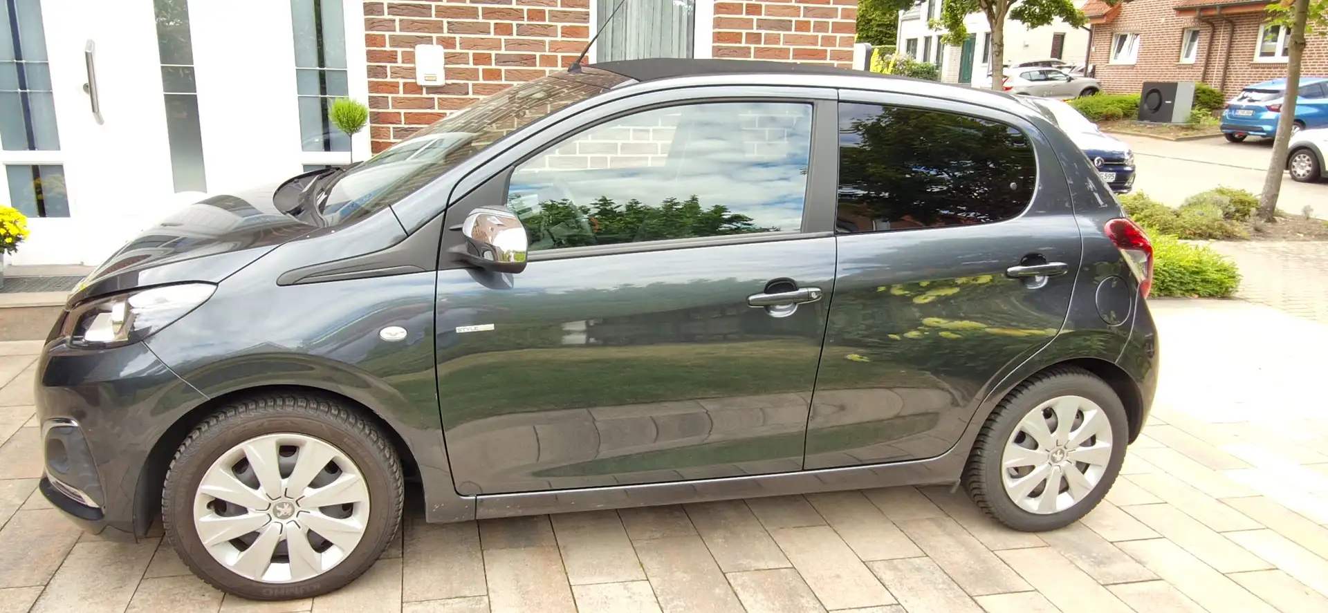 Peugeot 108 108 VTI 72 Style Schwarz - 2