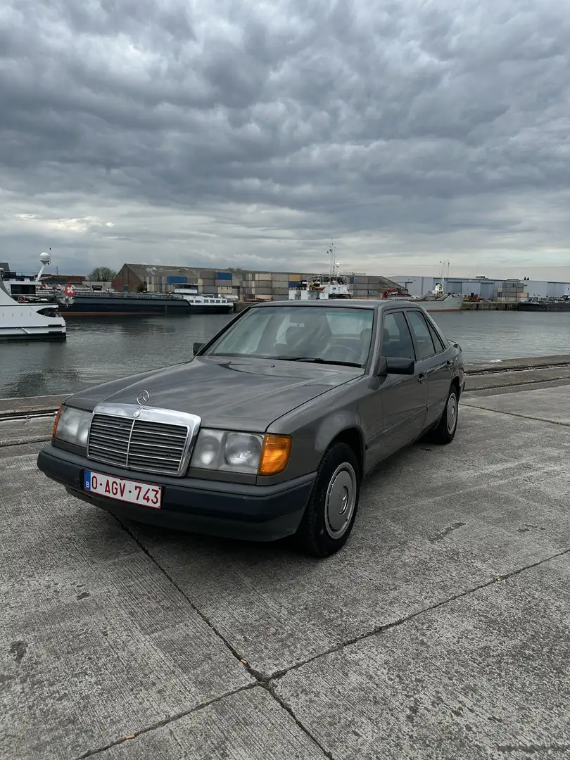 Mercedes-Benz 260 Mercedes-Benz 260E  4Matic (gekeurd voor verkoop) Gri - 1