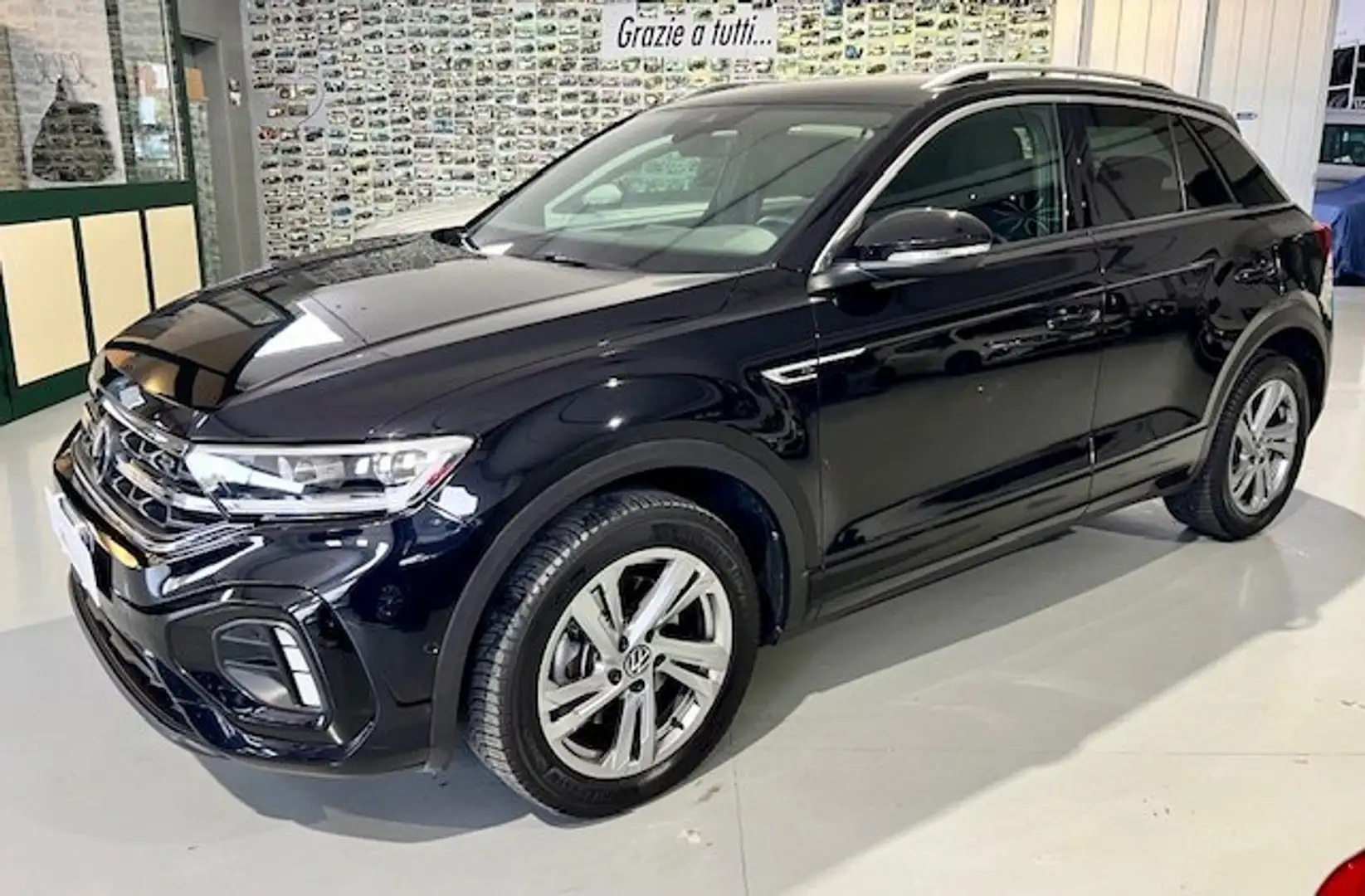 Volkswagen T-Roc T-Roc 2.0 tdi R-Line 150cv dsg Nero - 1